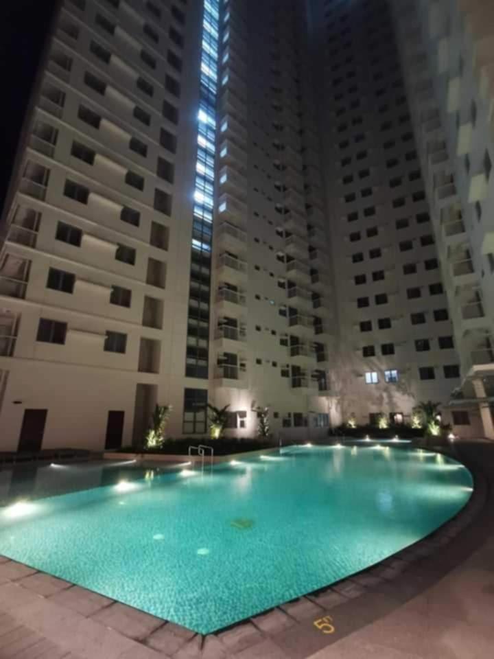 John Kyle Manila