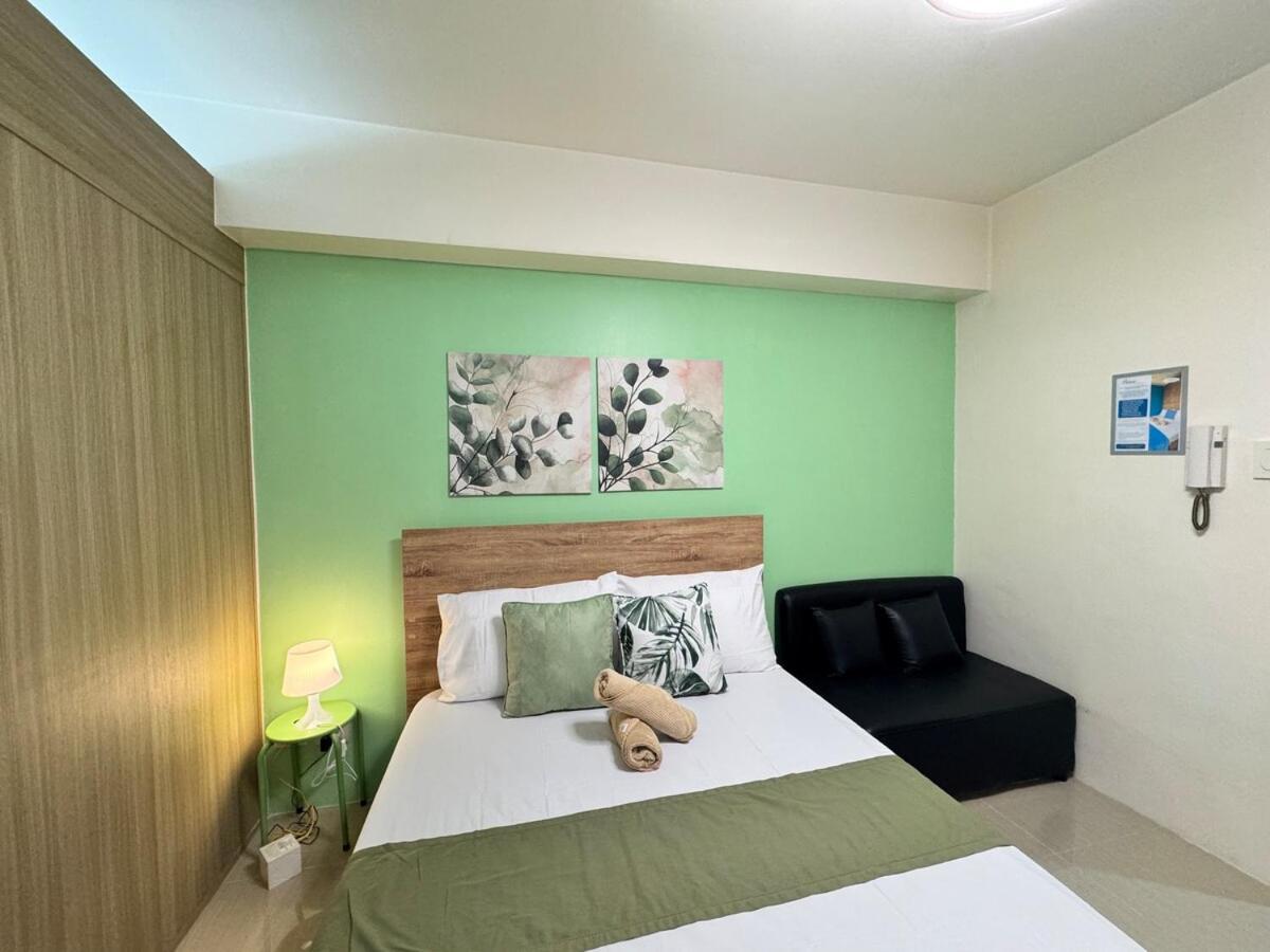Shore Residences Family 1027 With 2 Beds By Prime Apartment Manila