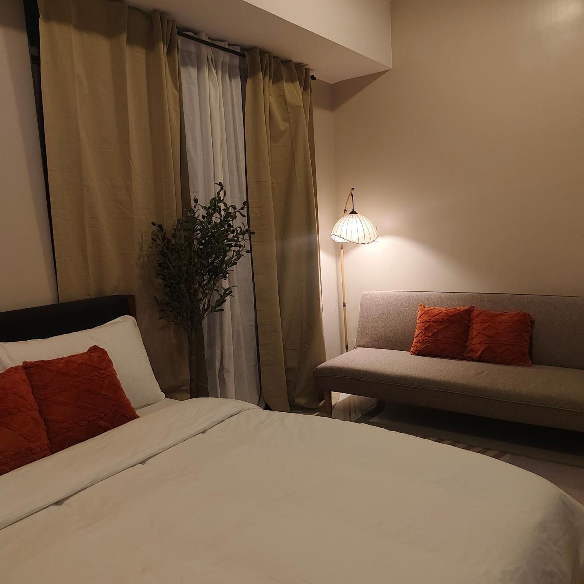 Unit In Manhattan Heights, Cubao *