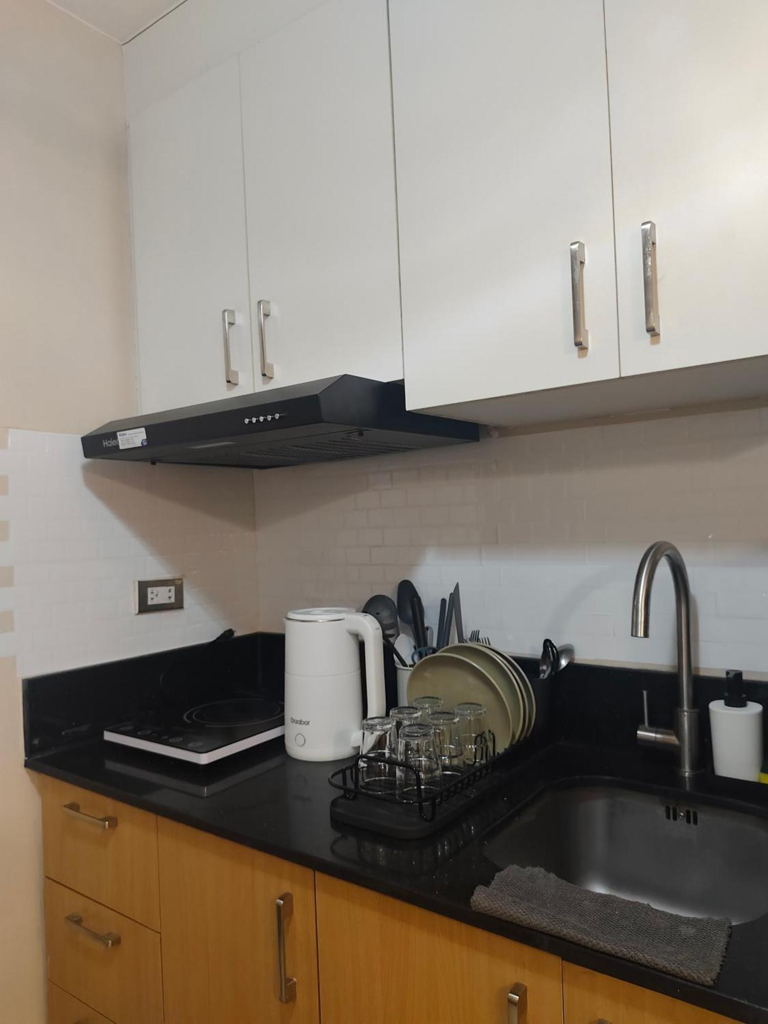 Aparthotel Unit In Manhattan Heights, Cubao