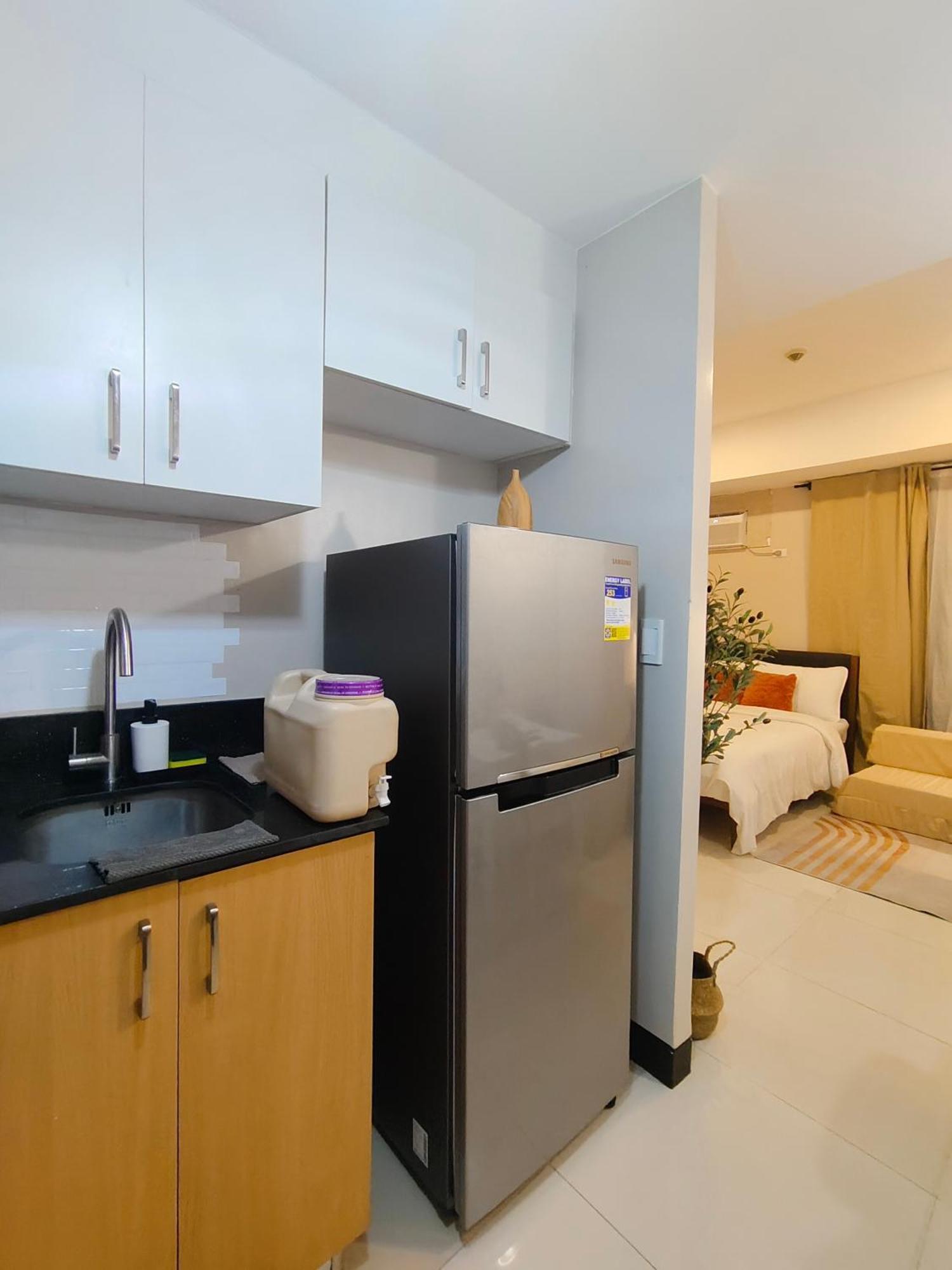 Unit In Manhattan Heights, Cubao * Manila