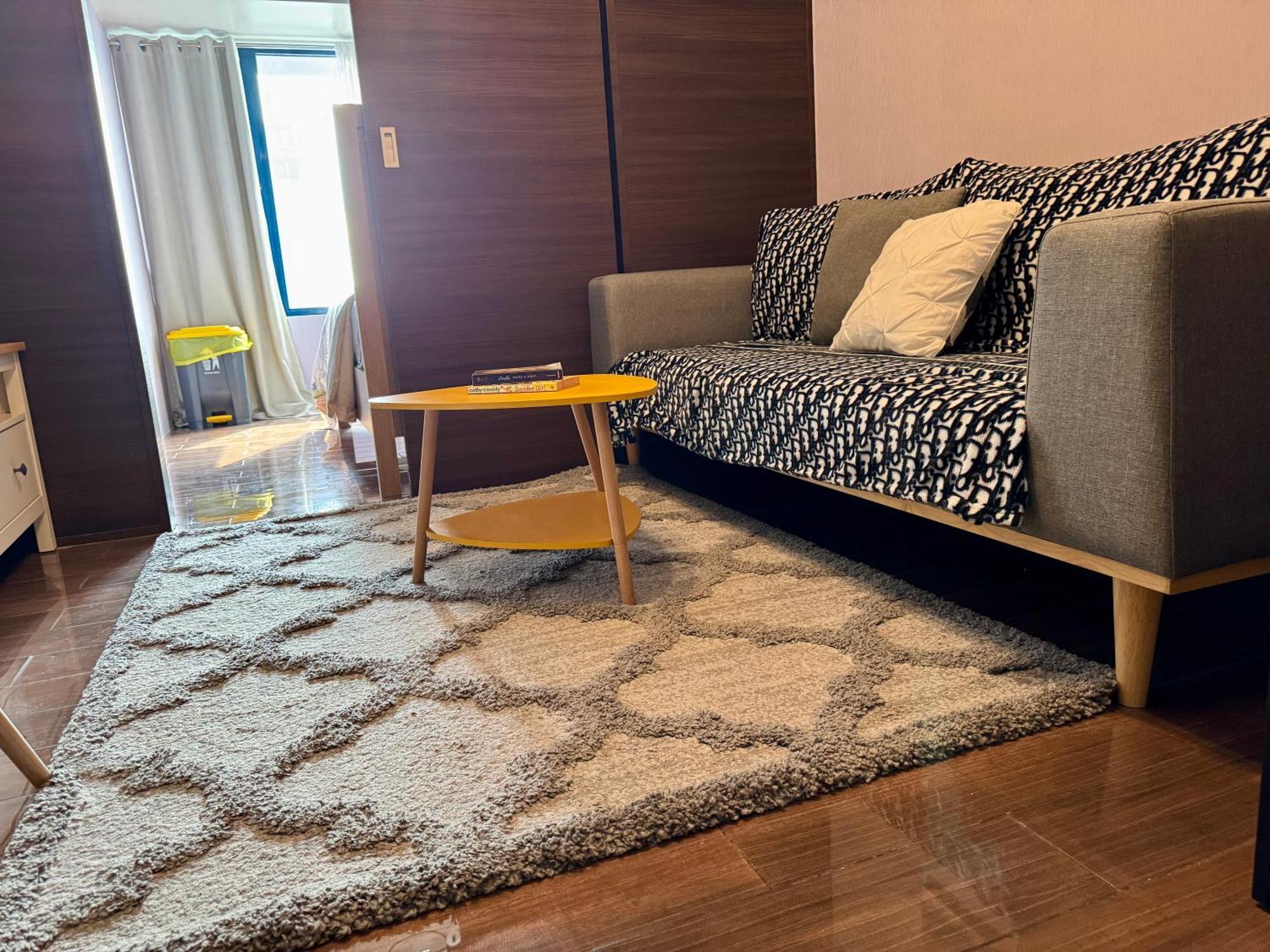 Apartment Bliss Chill Vibes Makati 5338 Netflix Swim Gym Park Superfast Net Manila