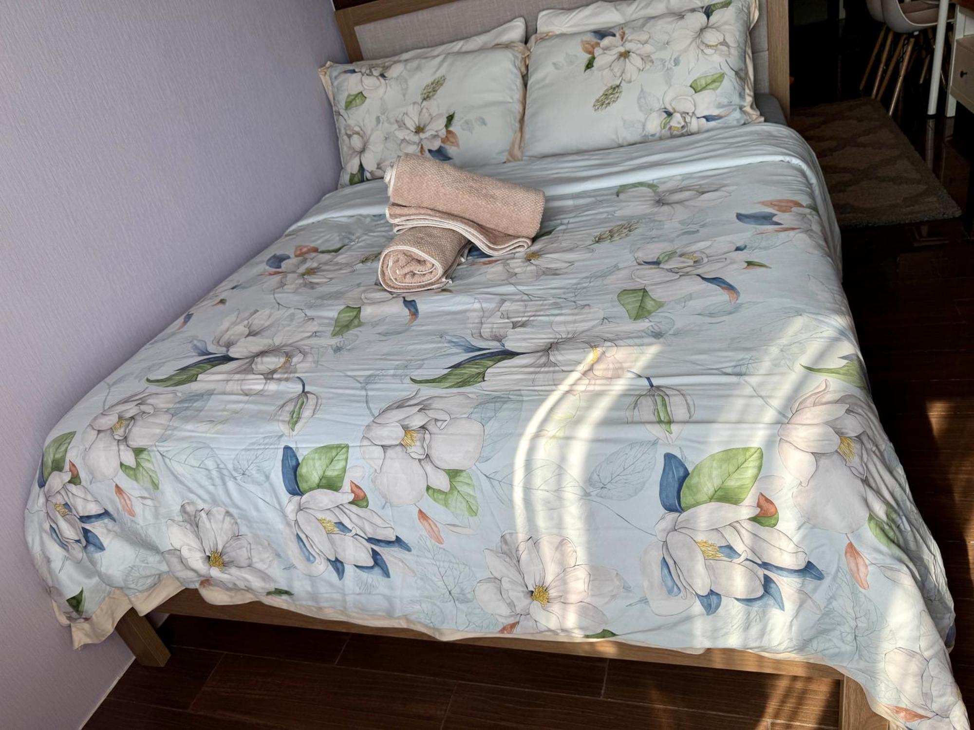 Bliss Chill Vibes Makati 5338 Netflix Swim Gym Park Superfast Net Apartment *