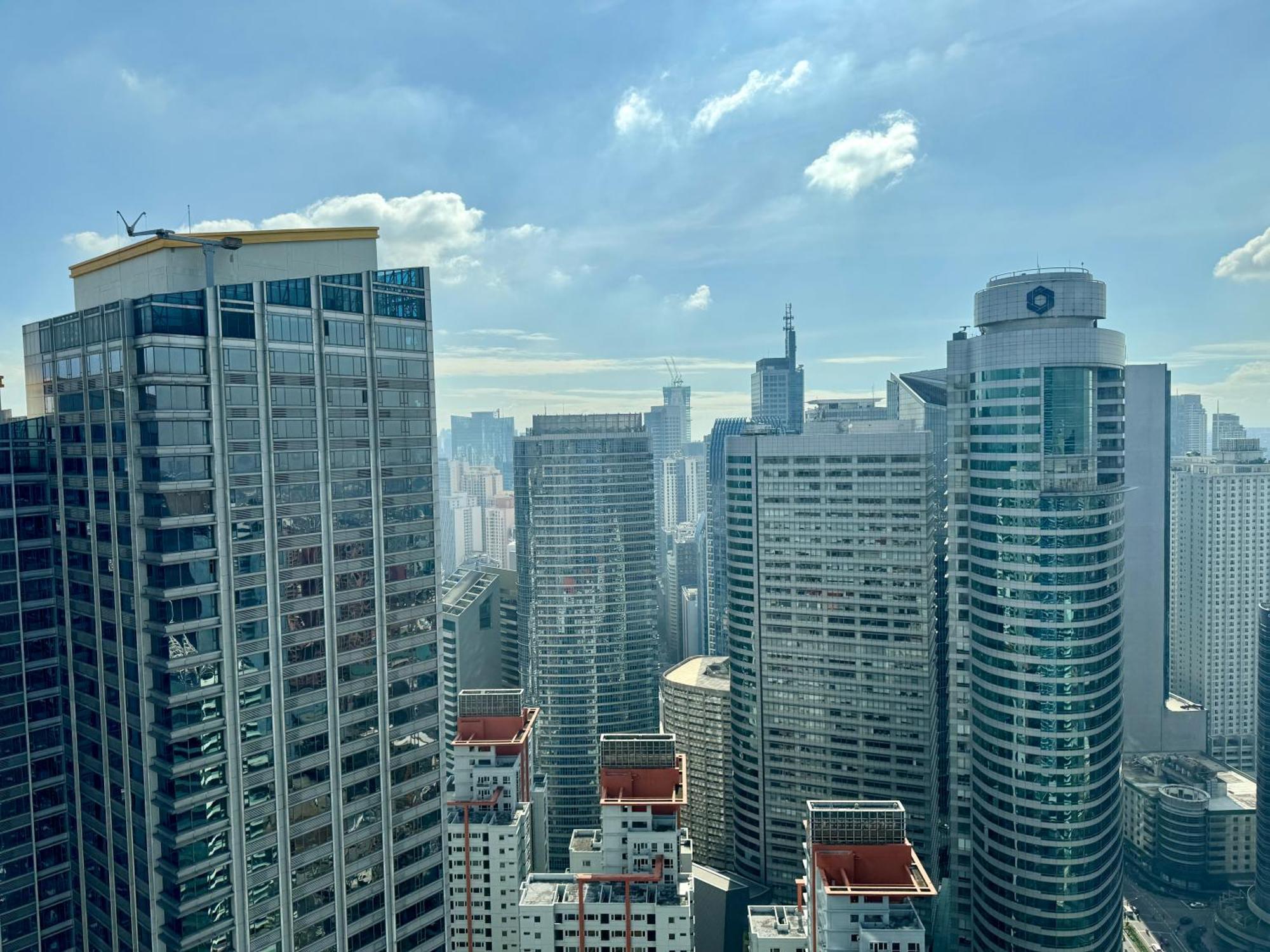 Apartment Bliss Chill Vibes Makati 5338 Netflix Swim Gym Park Superfast Net *