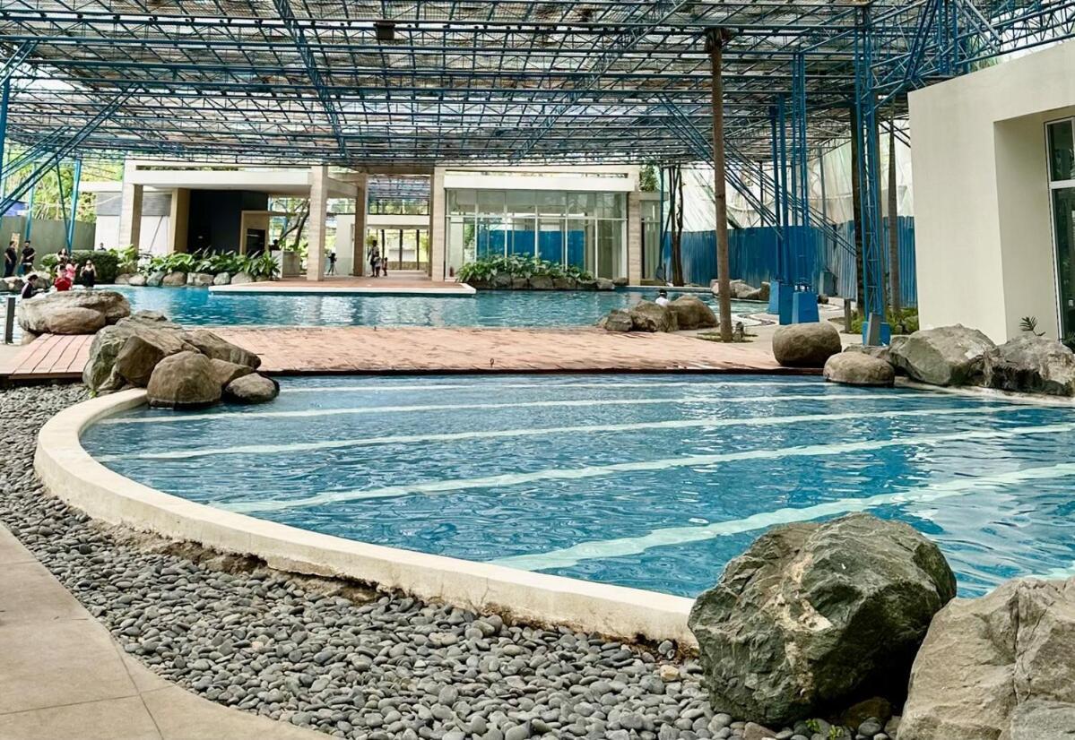 Summer Pod Basketball, Pool, Board Games *