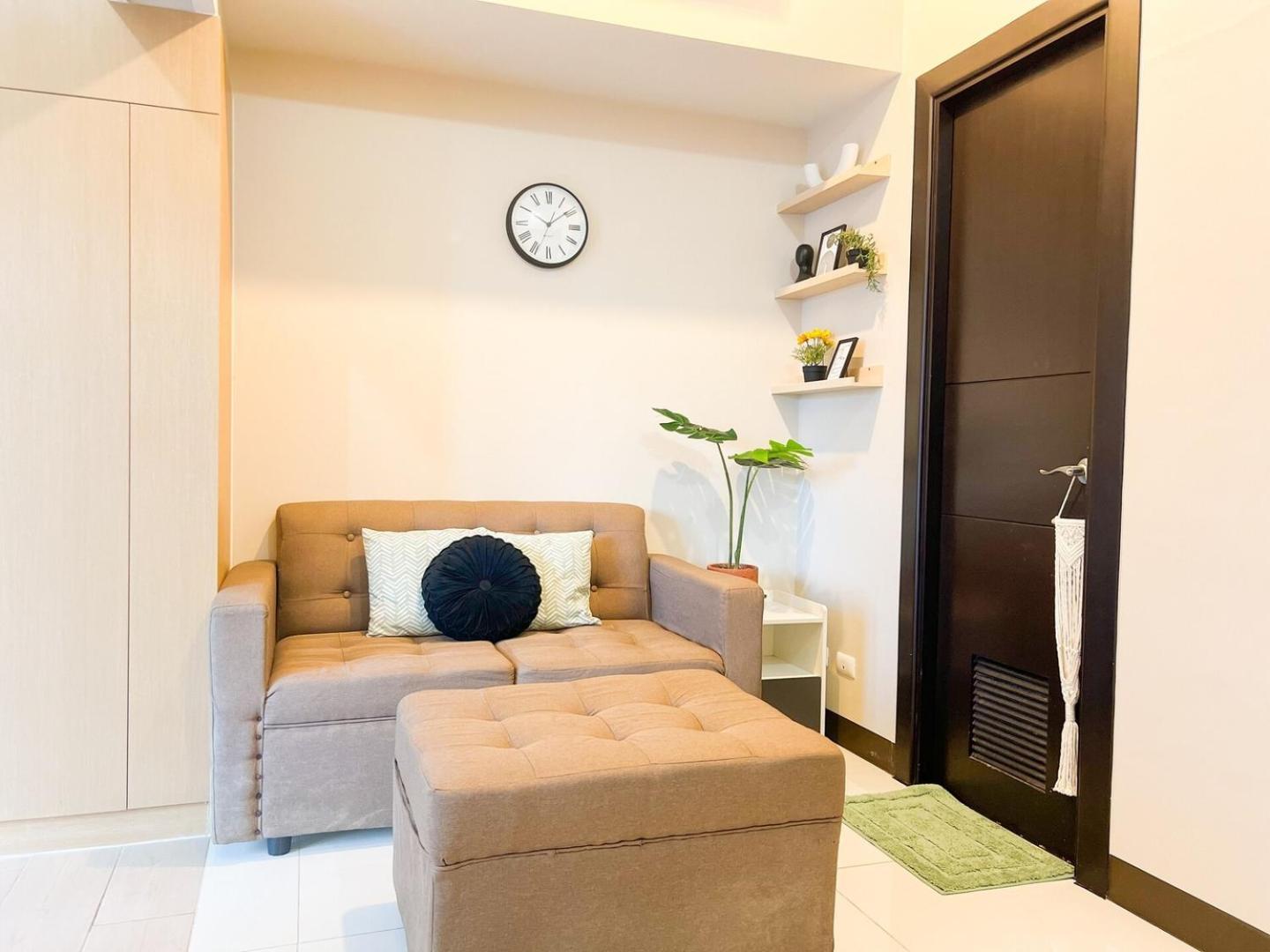 Upscale Bgc Near Mitsukoshi #upt130g Apartment *