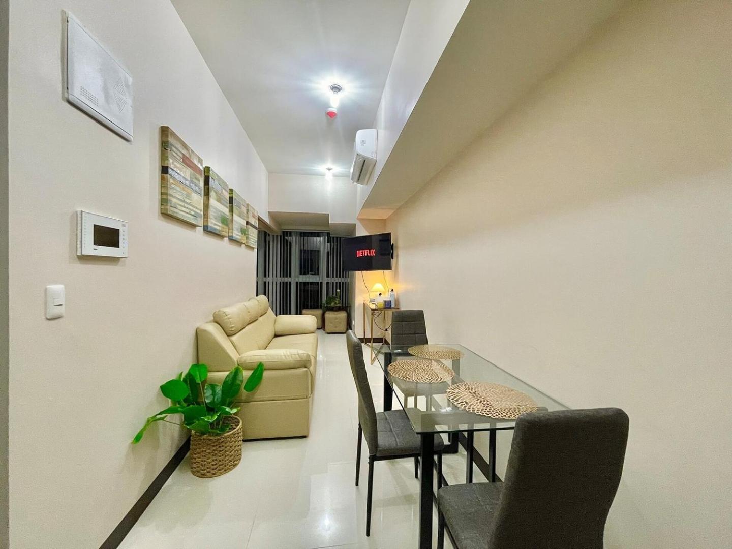 Prime Bgc Near Grand Hyatt #upt131q Holiday home *