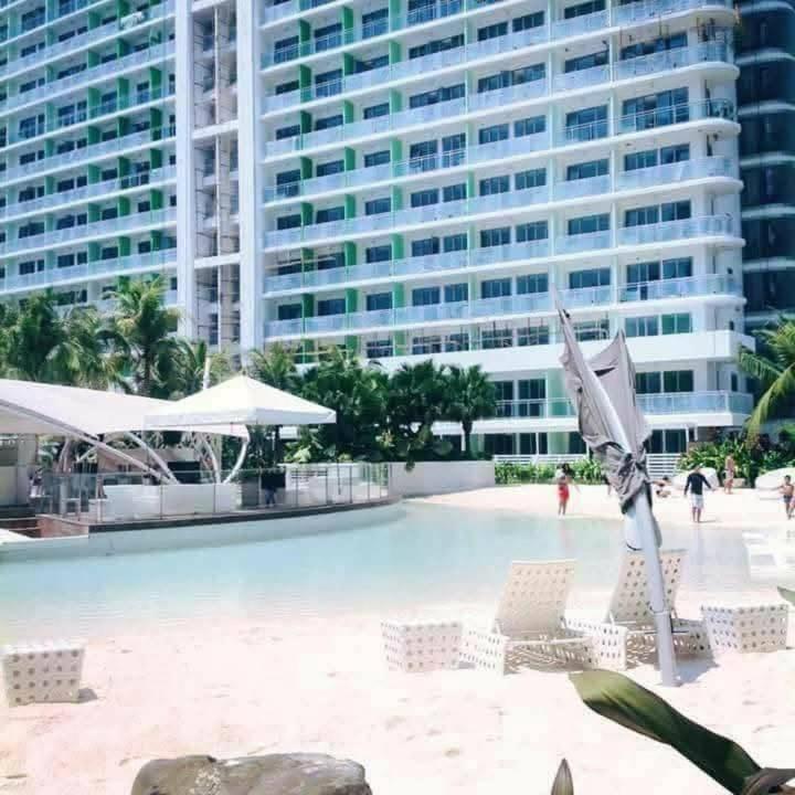 Serene Hideout At Azure * Manila