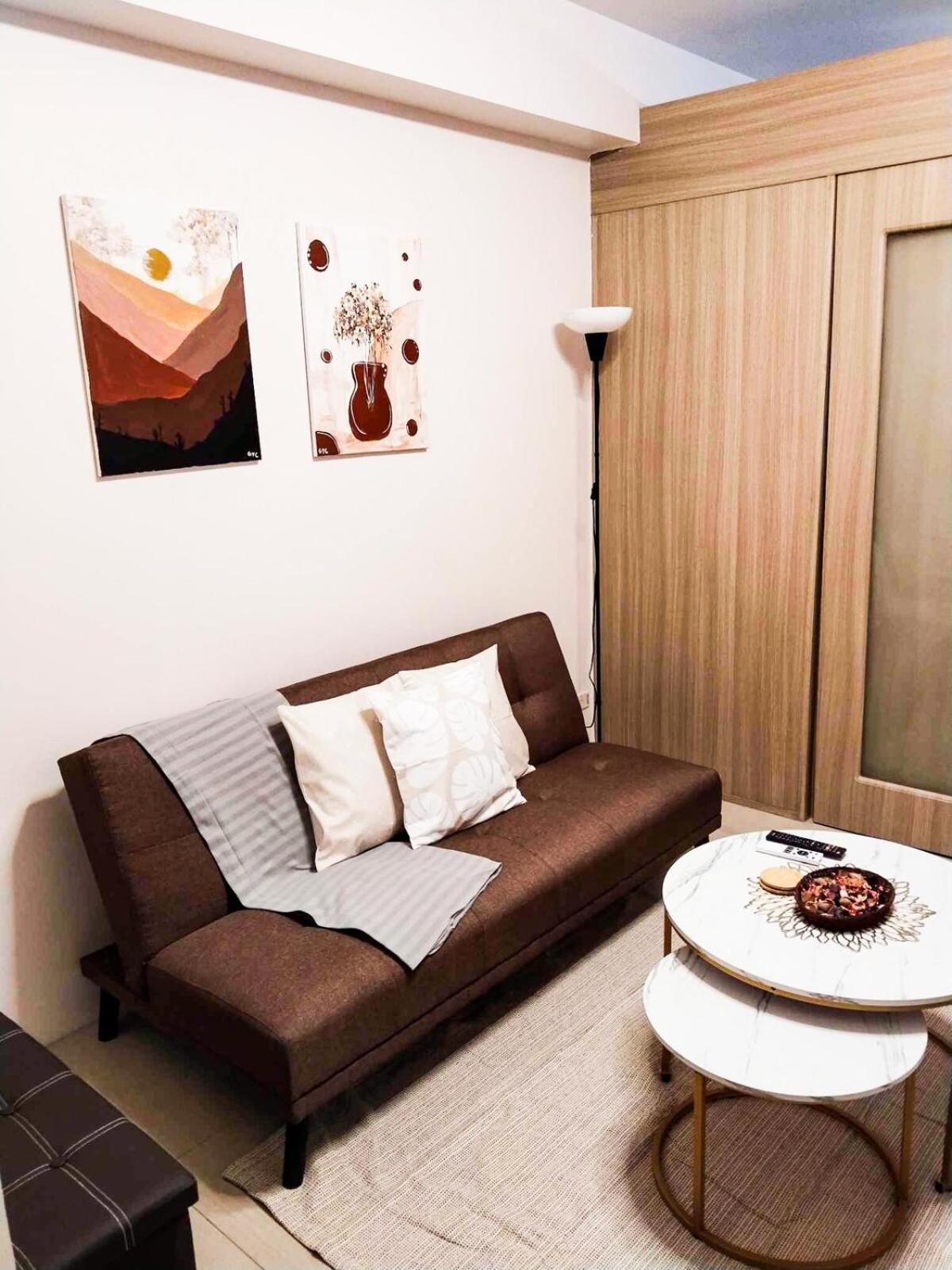 Apartment Crizzy's Hub Gabrielle At Shore Residences Manila