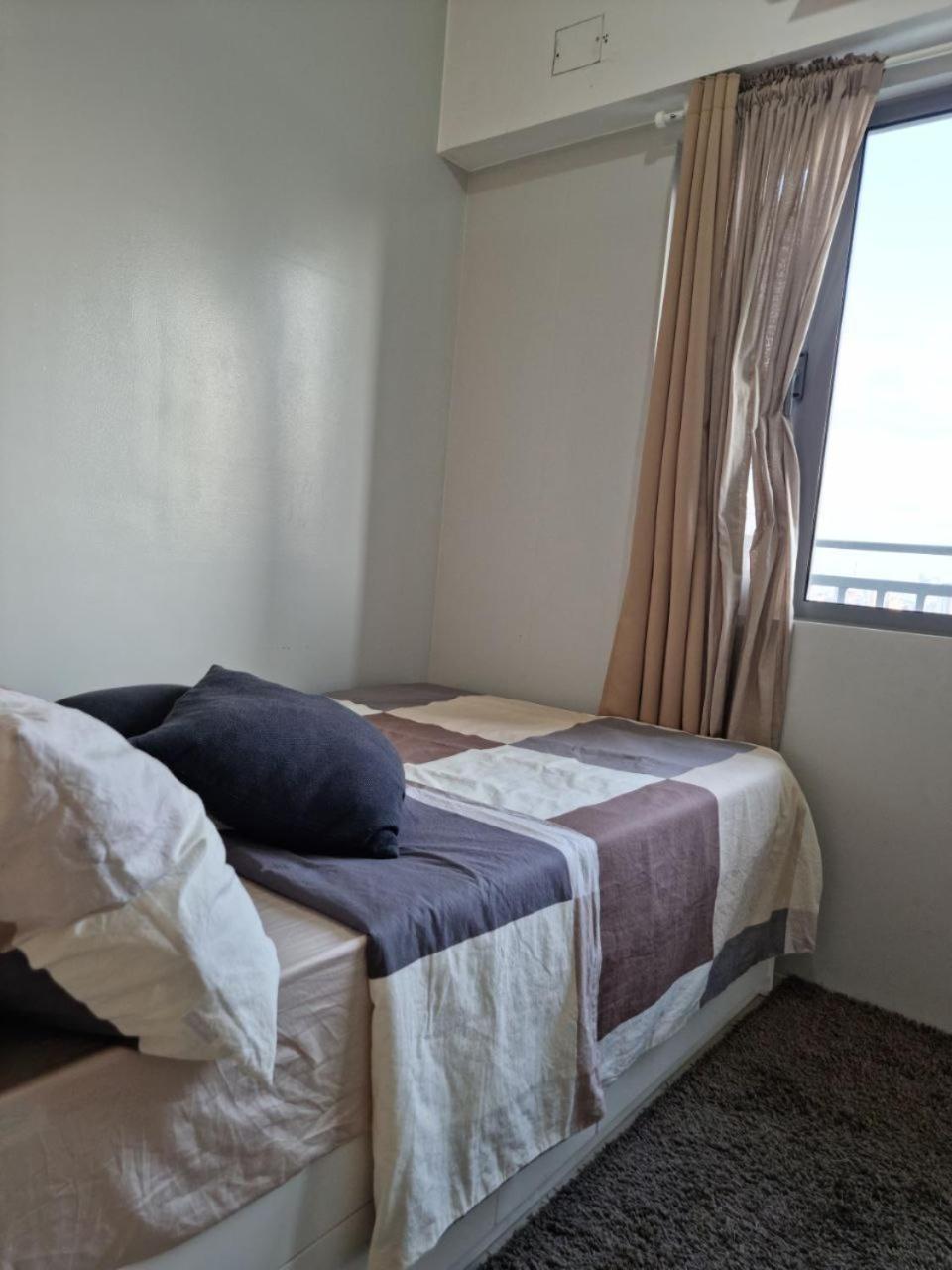 Fern At Grass Residences Starry Staycation Aparthotel Manila