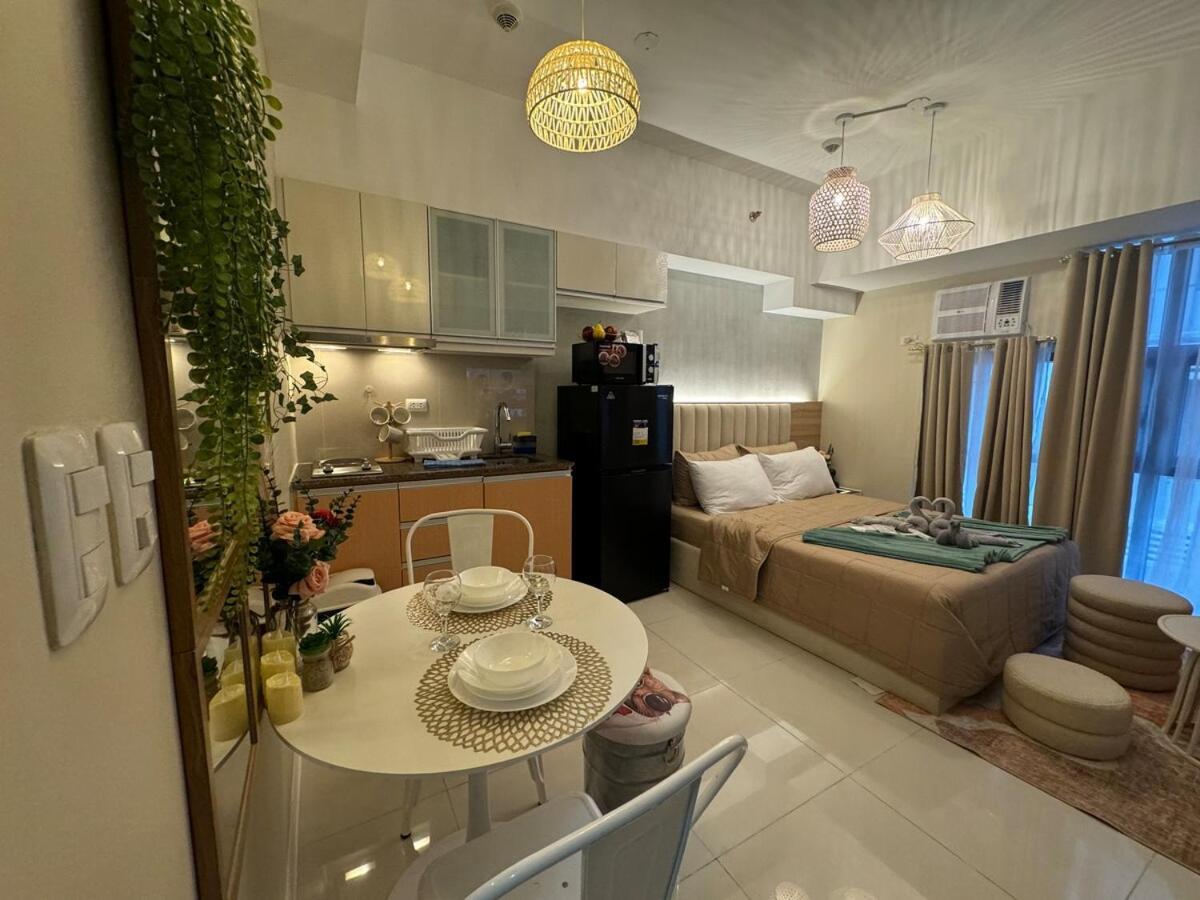 Staycation Near Venice Mall Mckinley Taguig