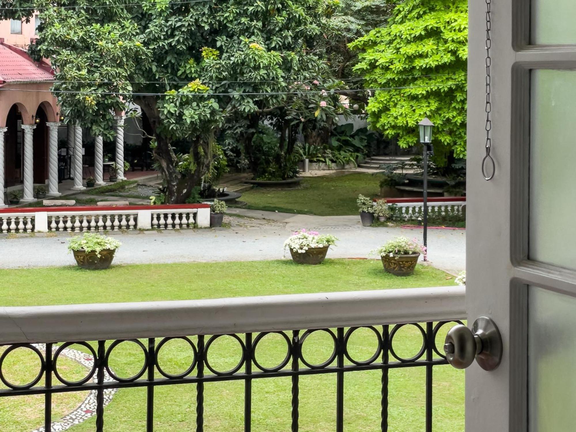 Miranamin Nest Banaba - Garden View, Shared Kitchen, Pet Friendly Apartment Manila
