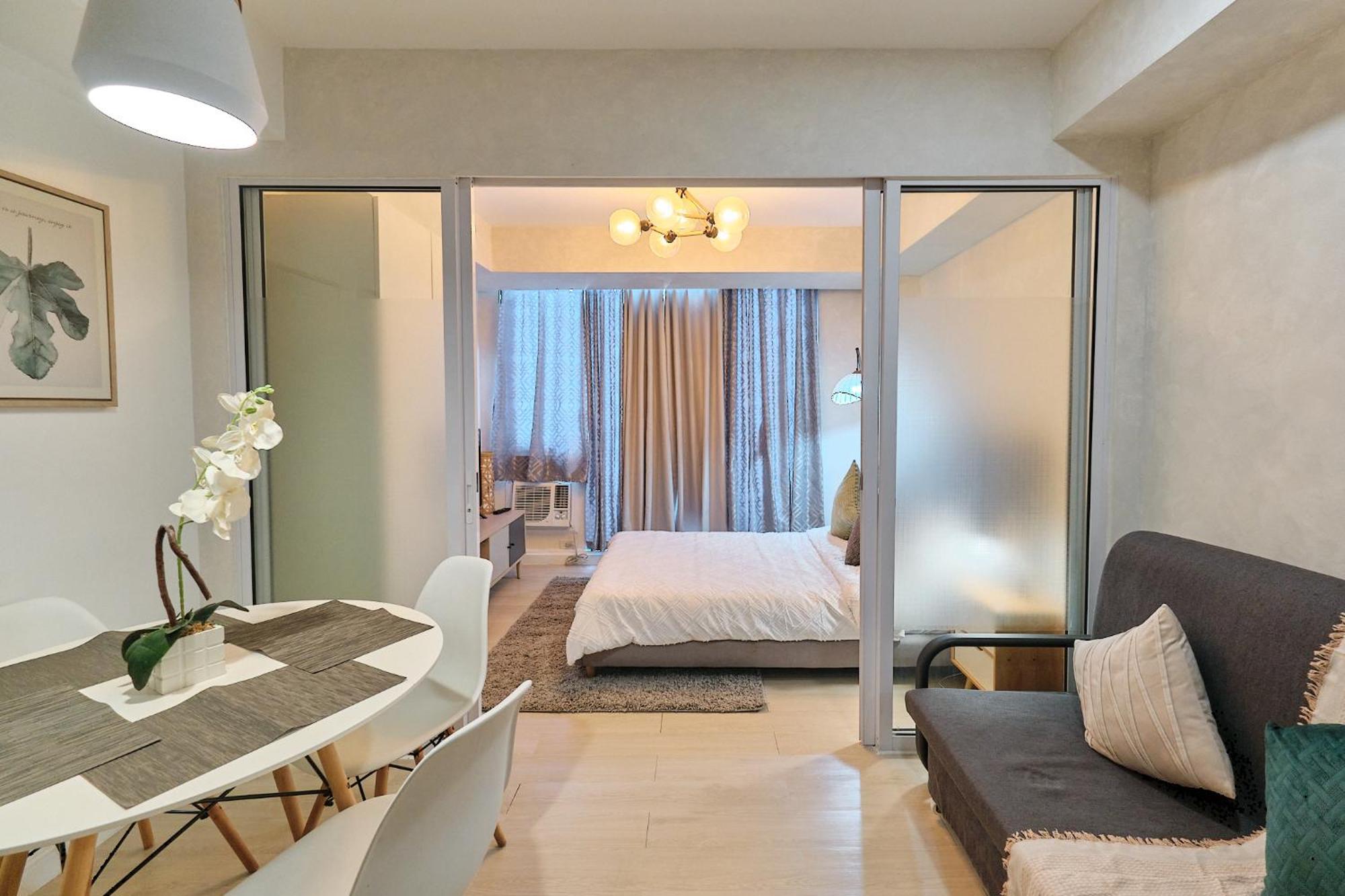 Bahamas Tower Azure Urban Residences By Nestled Nook Apartment