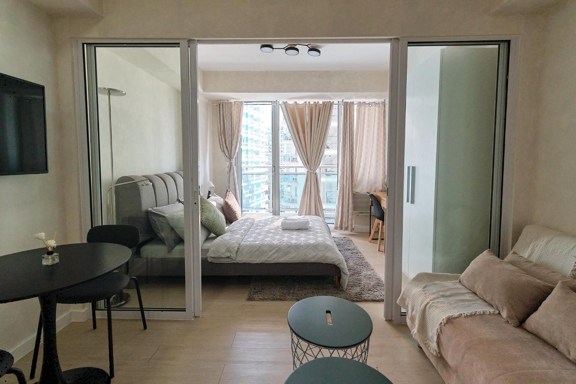 Apartment Bahamas Tower Azure Urban Residences By Nestled Nook *