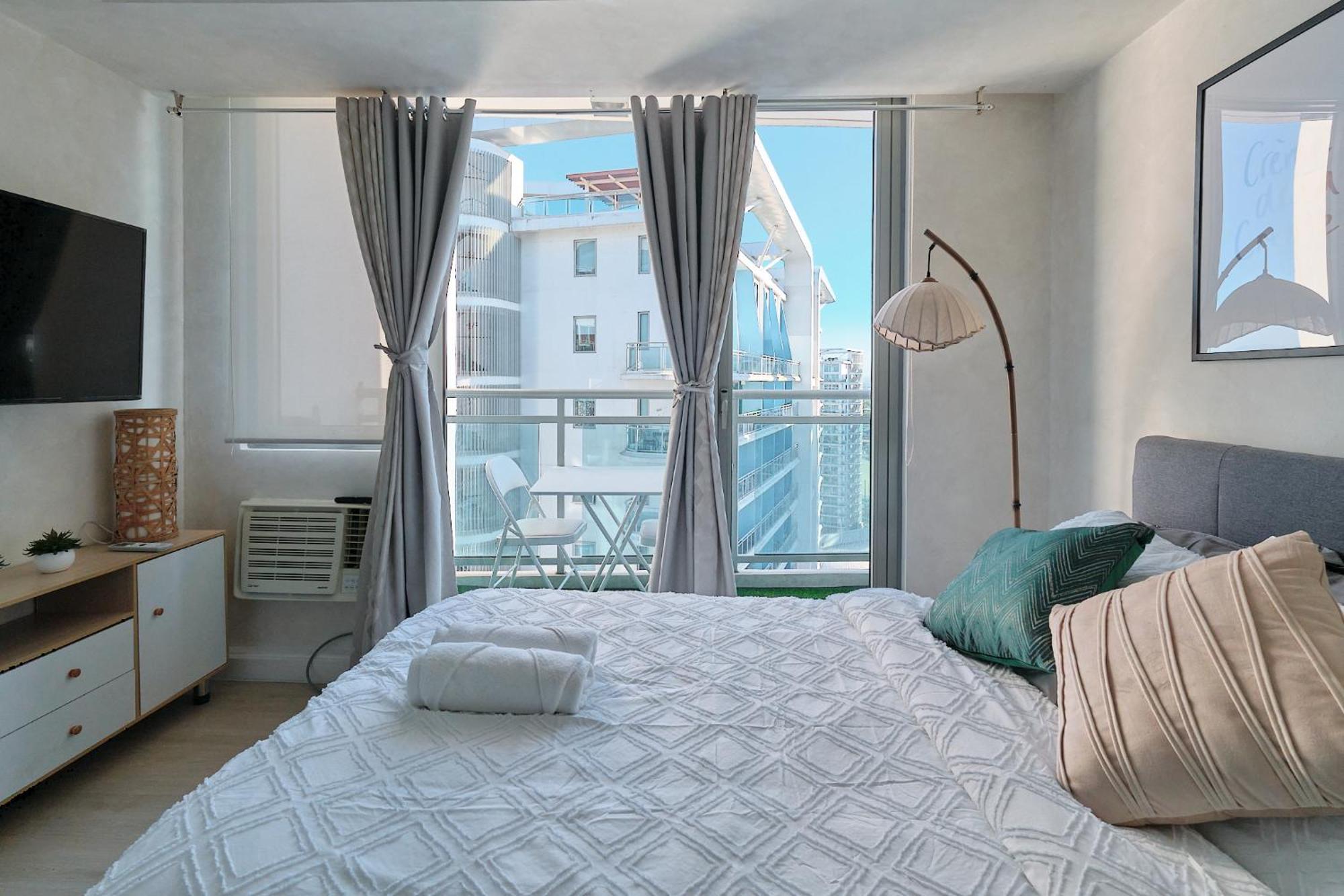 Bahamas Tower Azure Urban Residences By Nestled Nook *