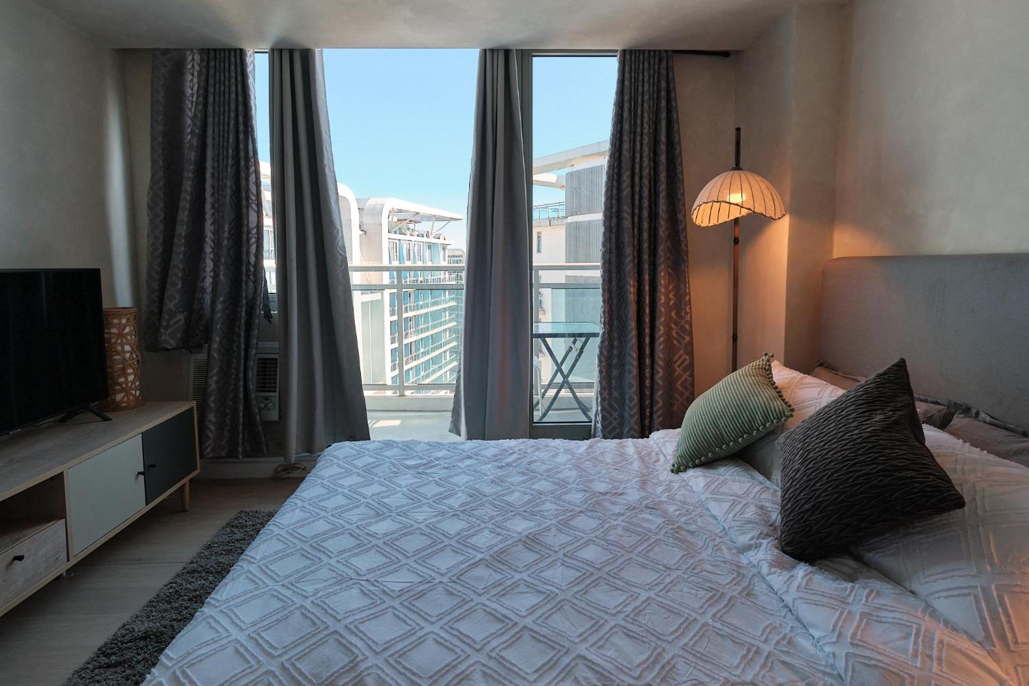 Bahamas Tower Azure Urban Residences By Nestled Nook * Manila