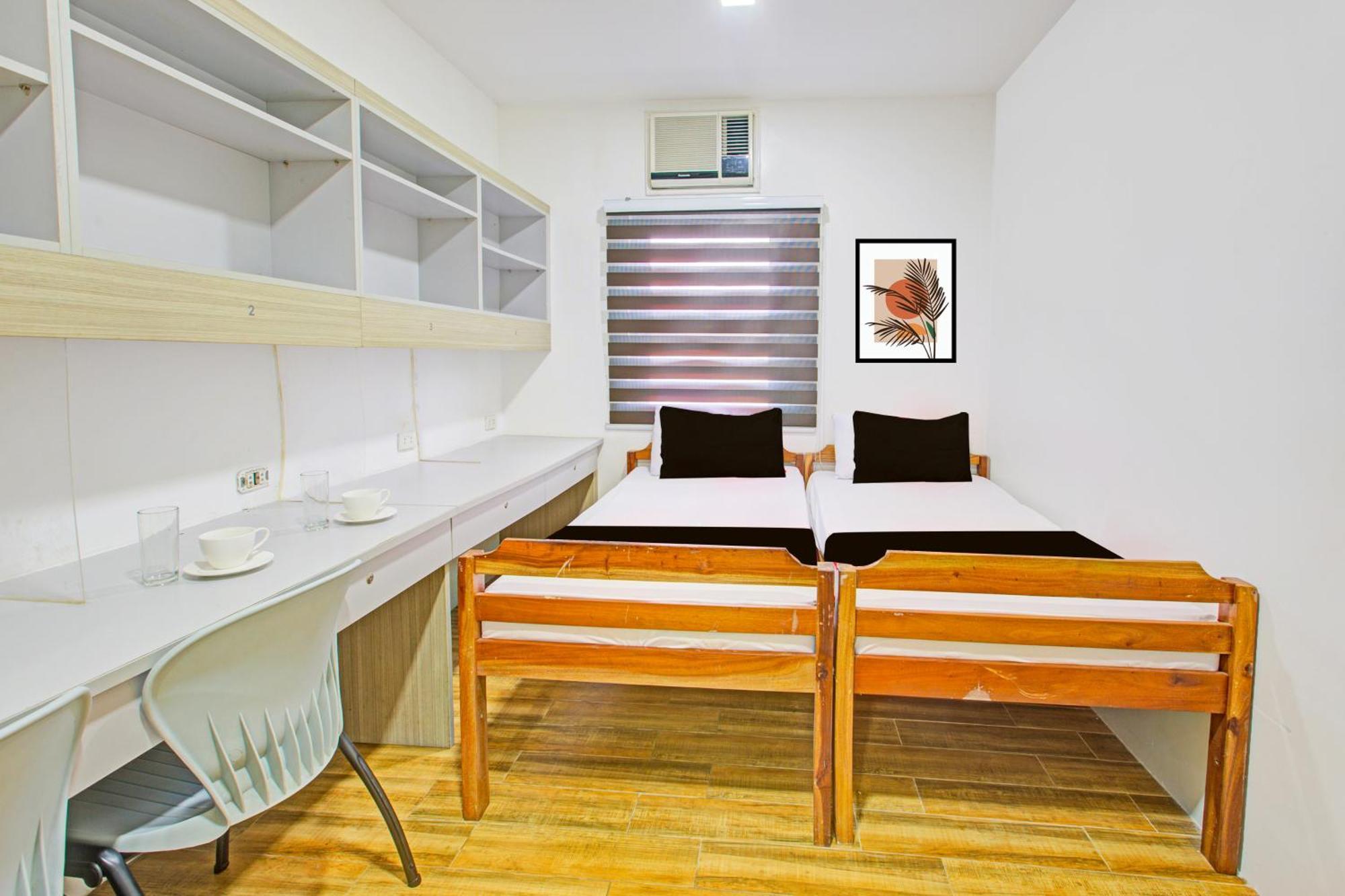 Hotel Townhouse 1318 Residences 2*