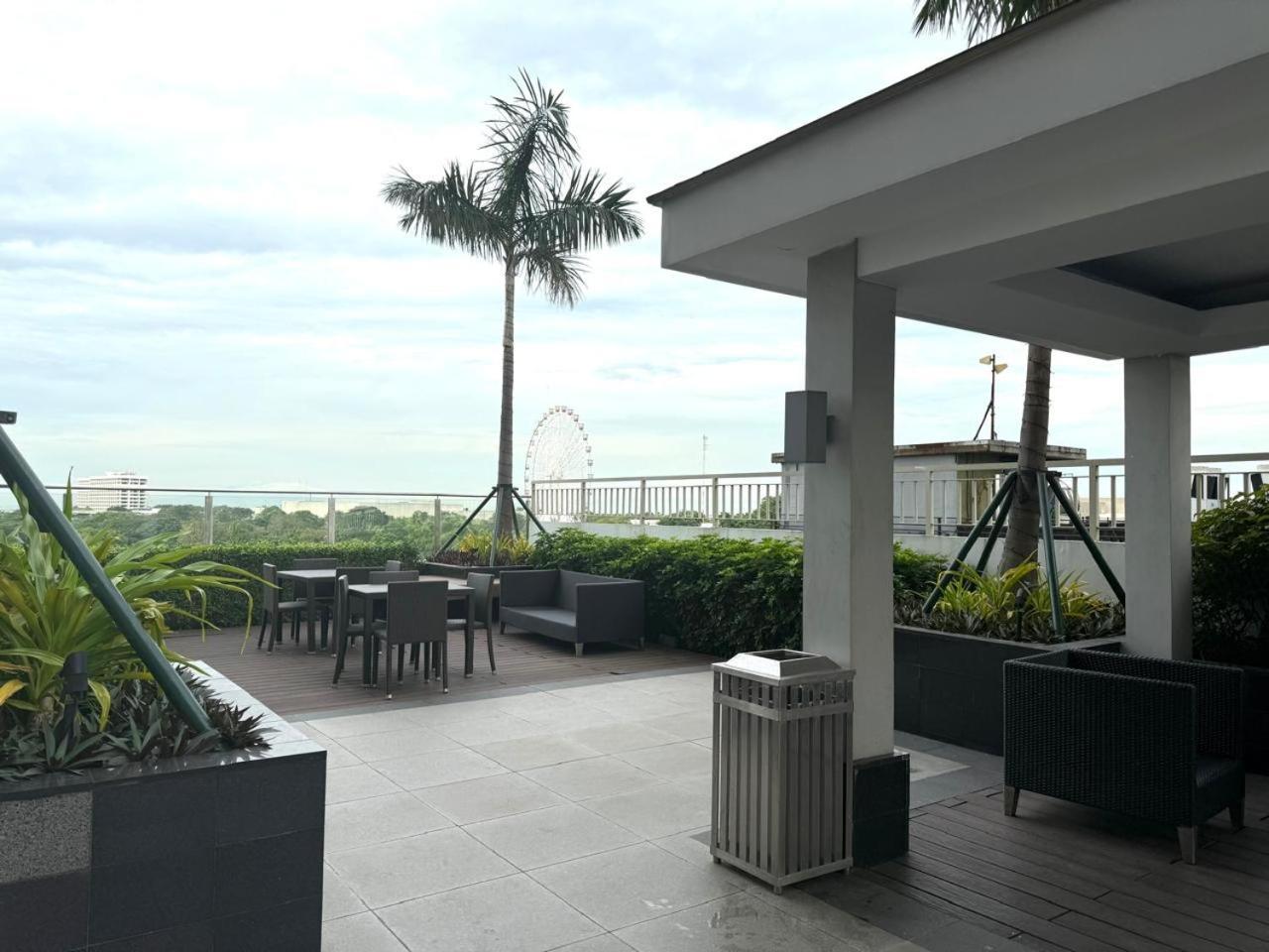 Apartment 2 Bedroom Near Picc, Ccp, Wtc & Star At Coast Residences, Pasay Manila