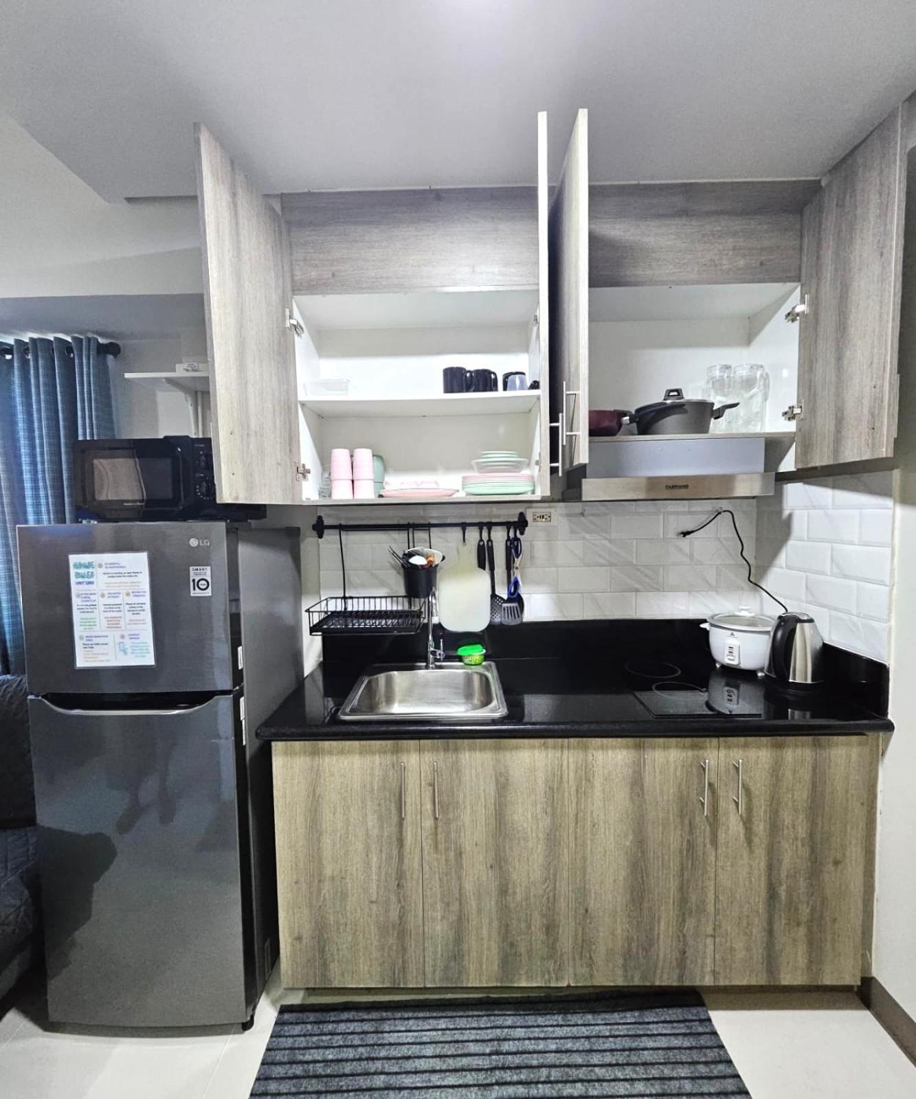 2 Bedroom Near Picc, Ccp, Wtc & Star At Coast Residences, Pasay Manila