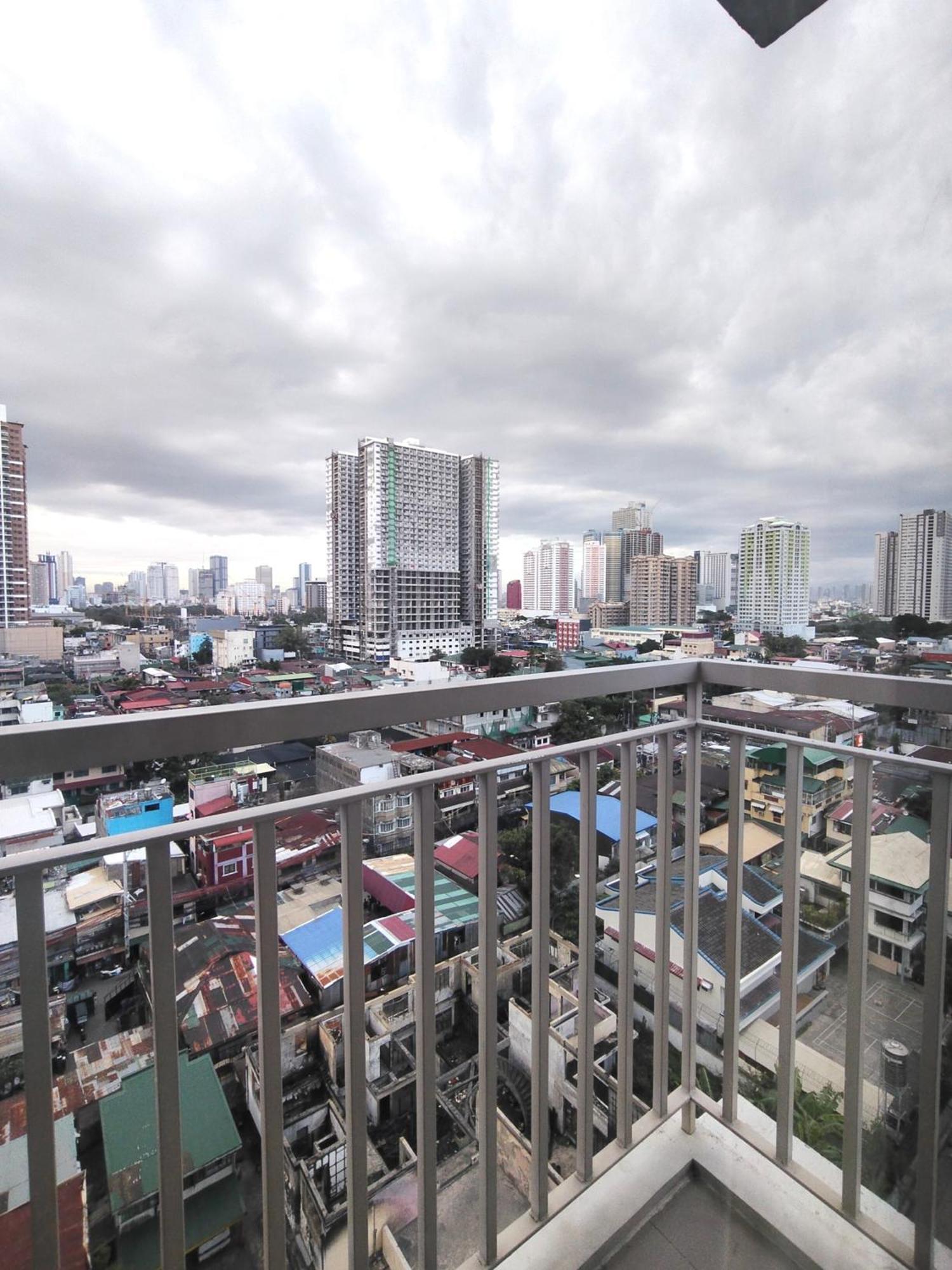 2 Bedroom Near Picc, Ccp, Wtc & Star At Coast Residences, Pasay