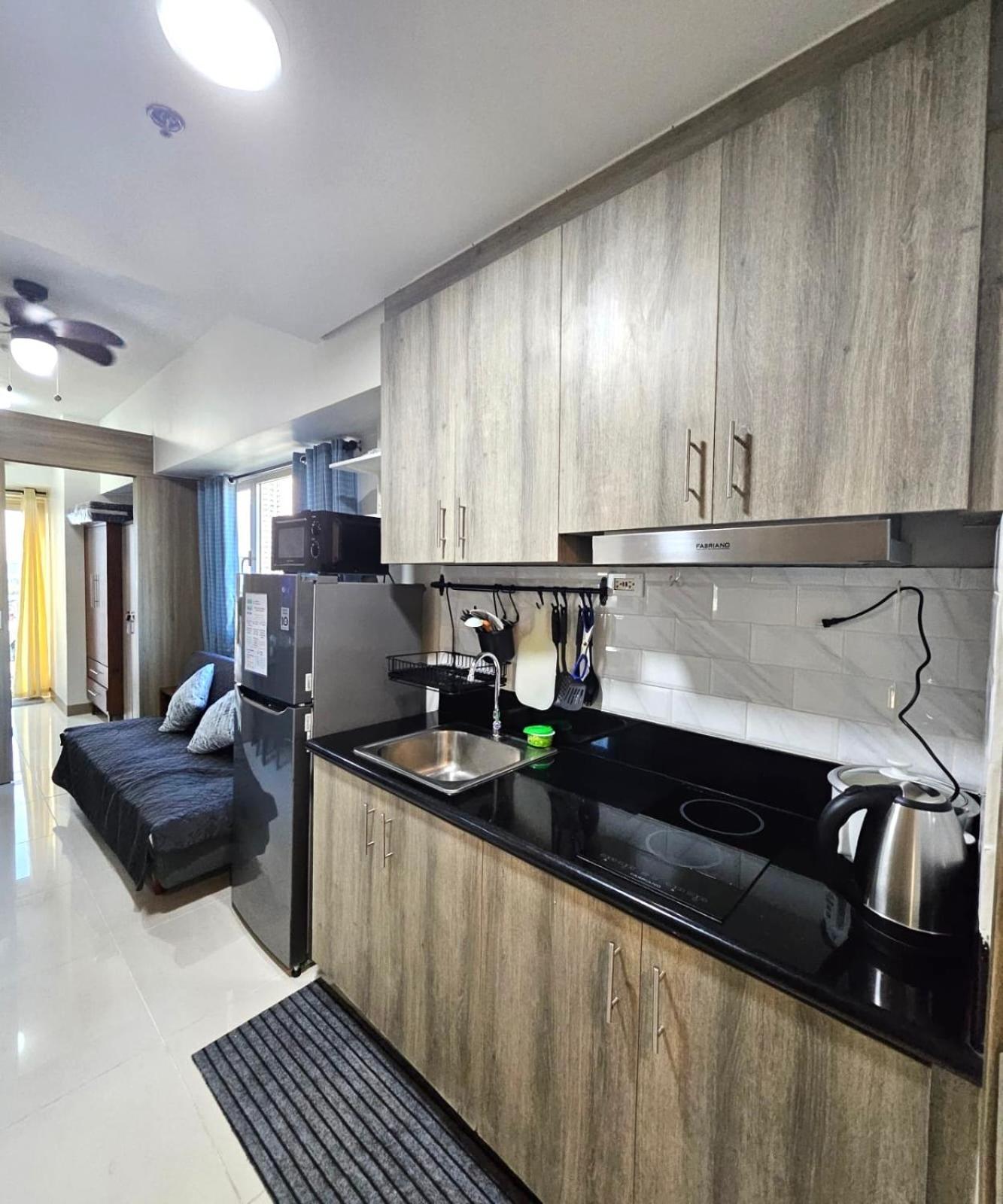 2 Bedroom Near Picc, Ccp, Wtc & Star At Coast Residences, Pasay Apartment Manila