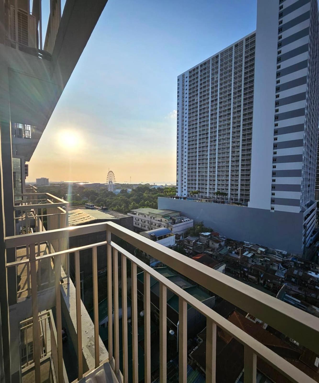 2 Bedroom Near Picc, Ccp, Wtc & Star At Coast Residences, Pasay *