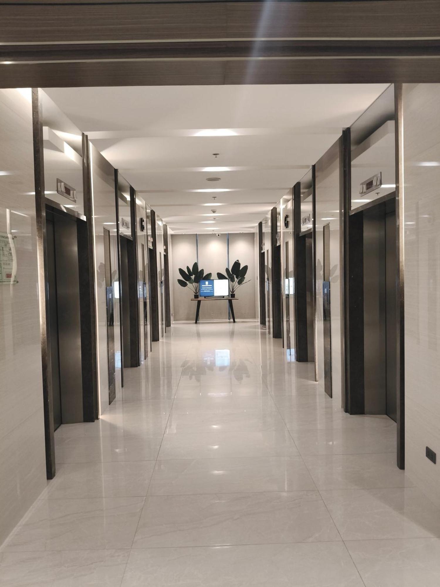 2 Bedroom Near Picc, Ccp, Wtc & Star At Coast Residences, Pasay * Manila