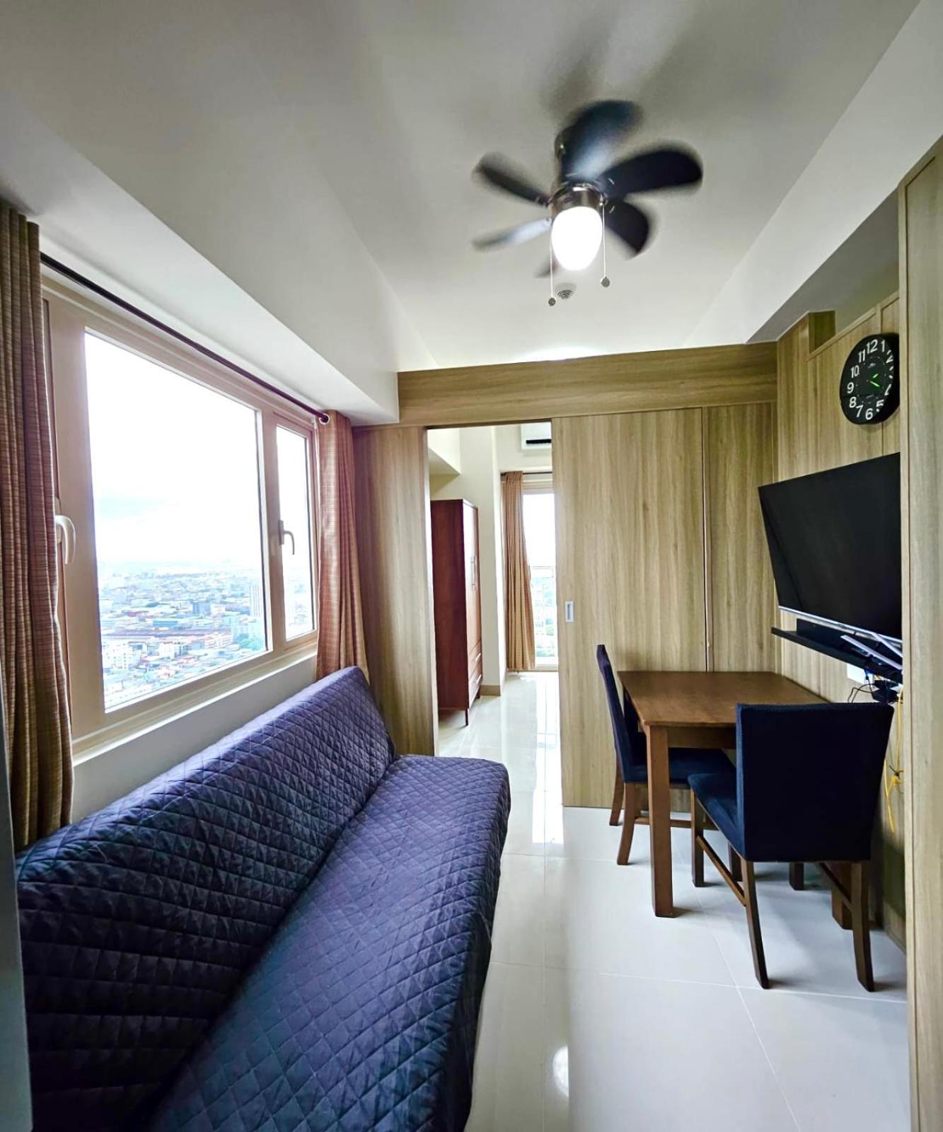 Apartment 2 Bedroom Near Picc, Ccp, Wtc & Star At Coast Residences, Pasay Manila