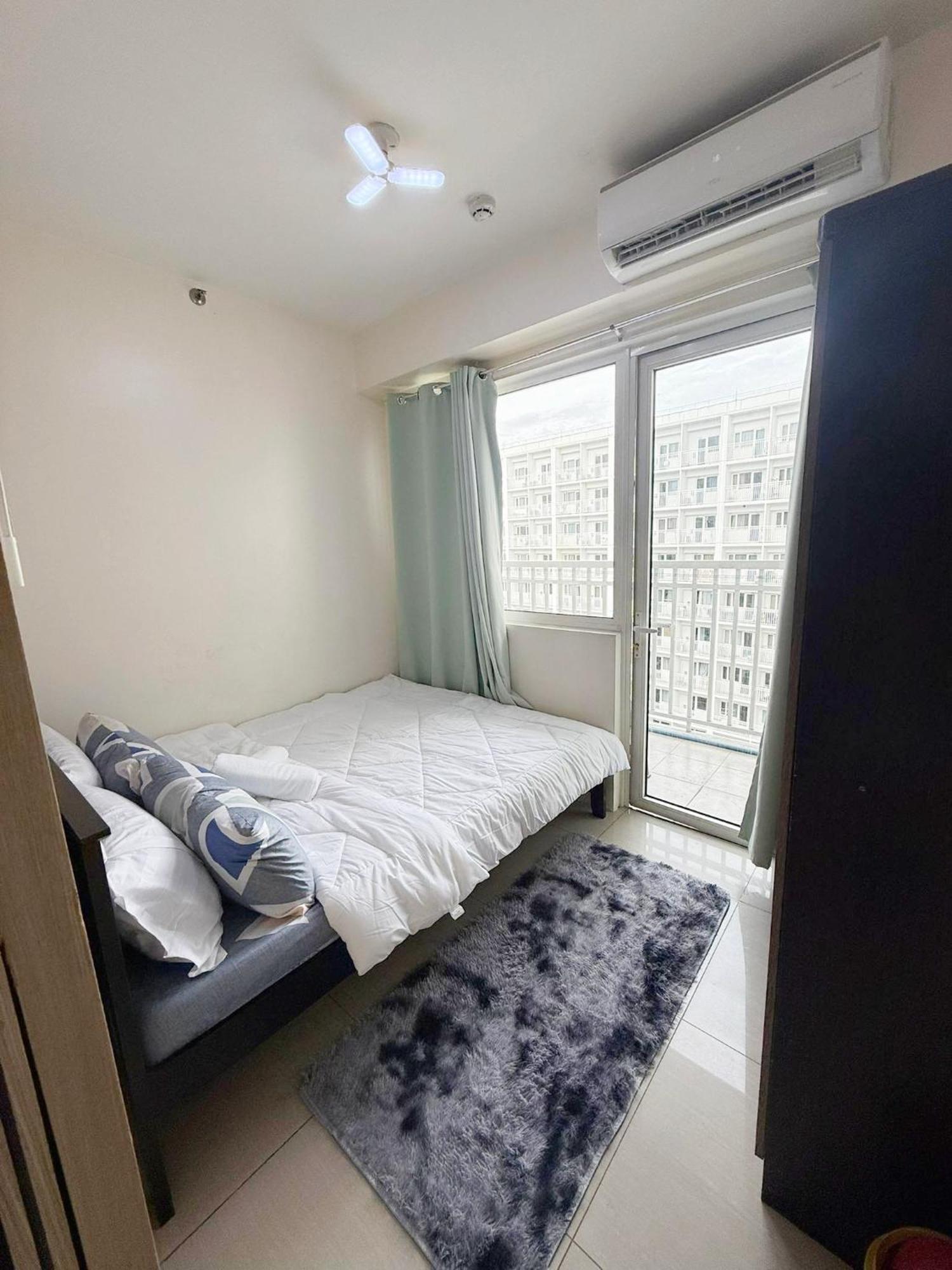 Apartment 2br Shore Family Groups Affordable Staycation Manila