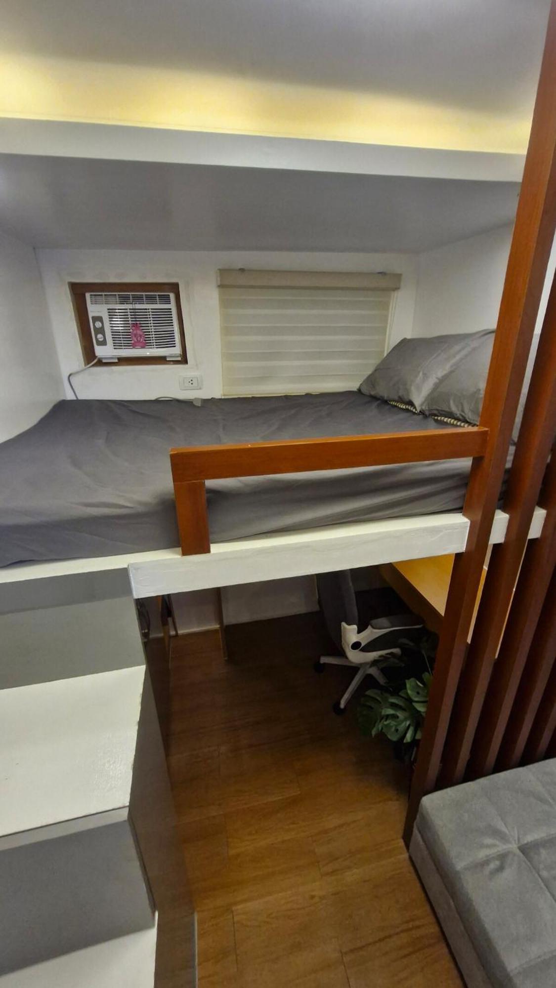Cozy Rc 2br W Loft Netflix Prime Ktv Games Apartment Manila