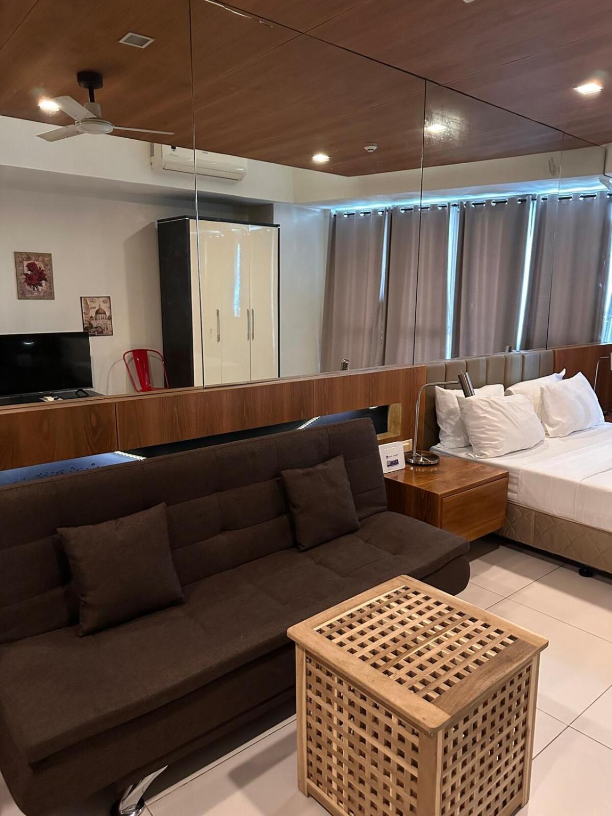 Apartment Cozi Makati Executive Balcony