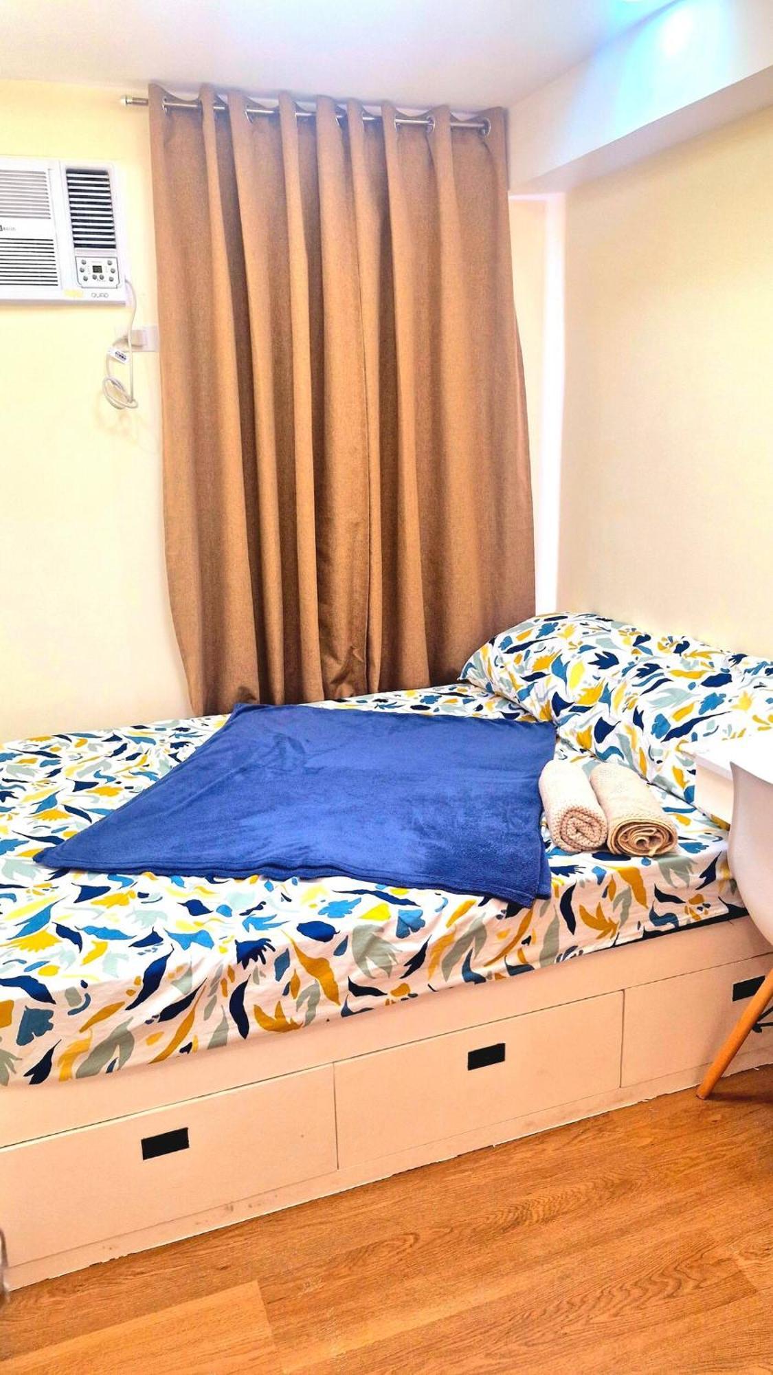 Veronica Grey's Staycation 2br Apartment Manila