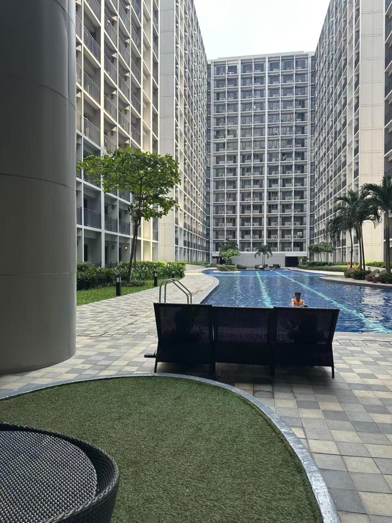 In Pasay With Pool View Manila