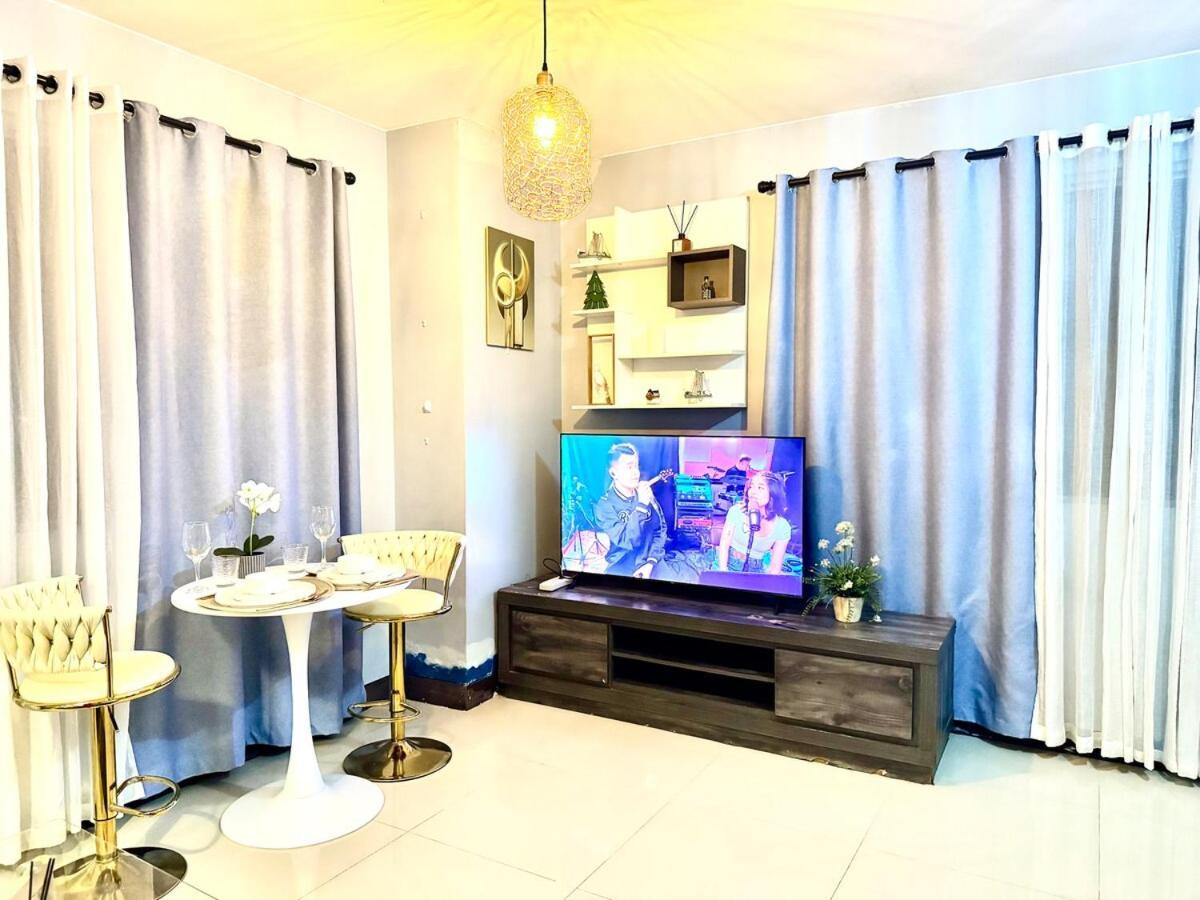 Apartment Cozy At Mckinley Hill Bgc