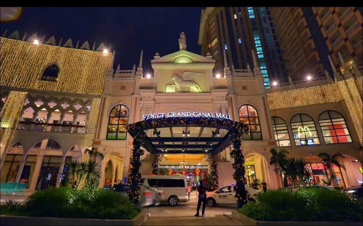 Cozy At Mckinley Hill Bgc Manila