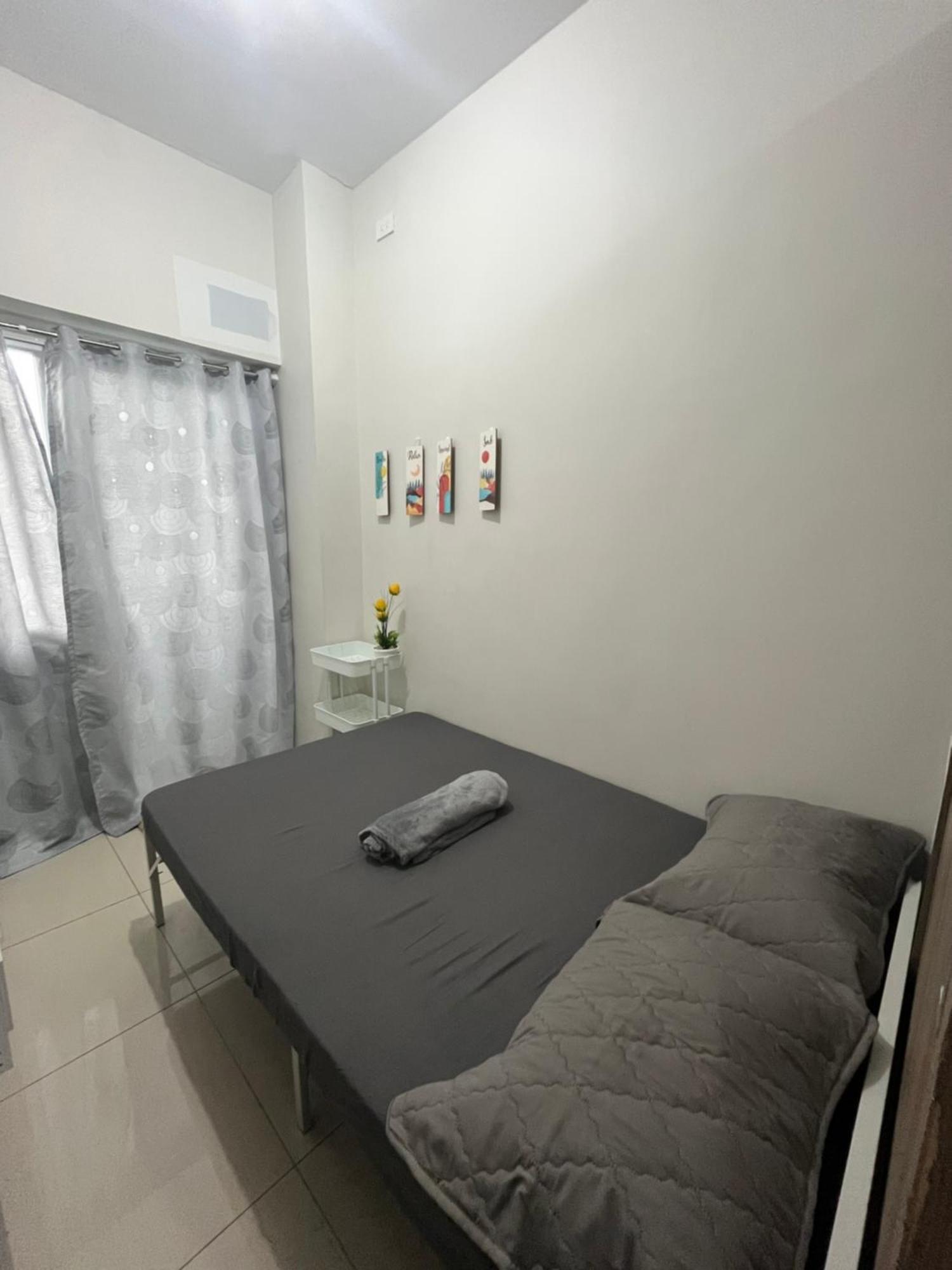 Apartment Entire Unit With Balcony At Smdc Field Residences, Behind Sucat Near Naia