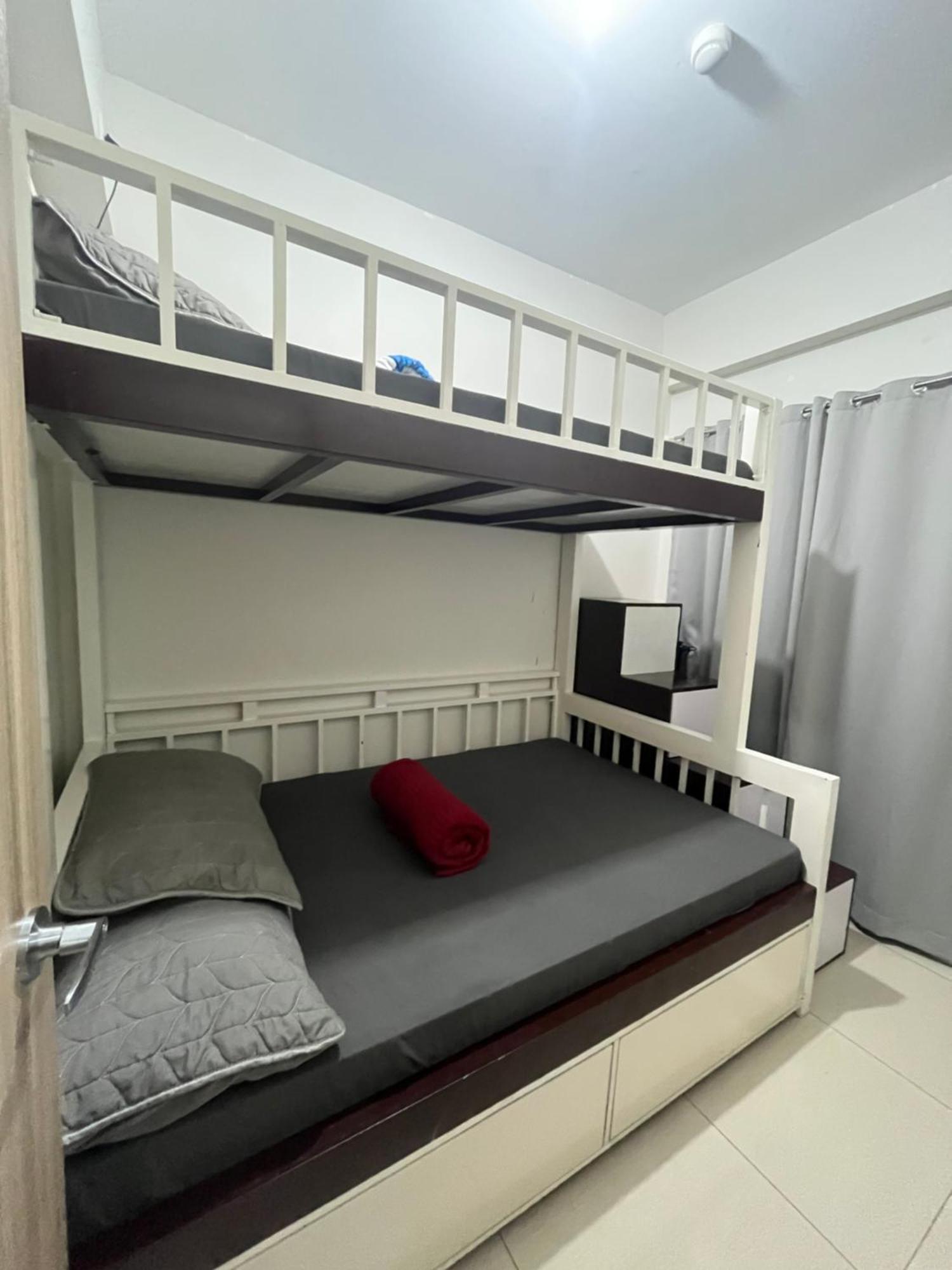 Apartment Entire Unit With Balcony At Smdc Field Residences, Behind Sucat Near Naia Manila