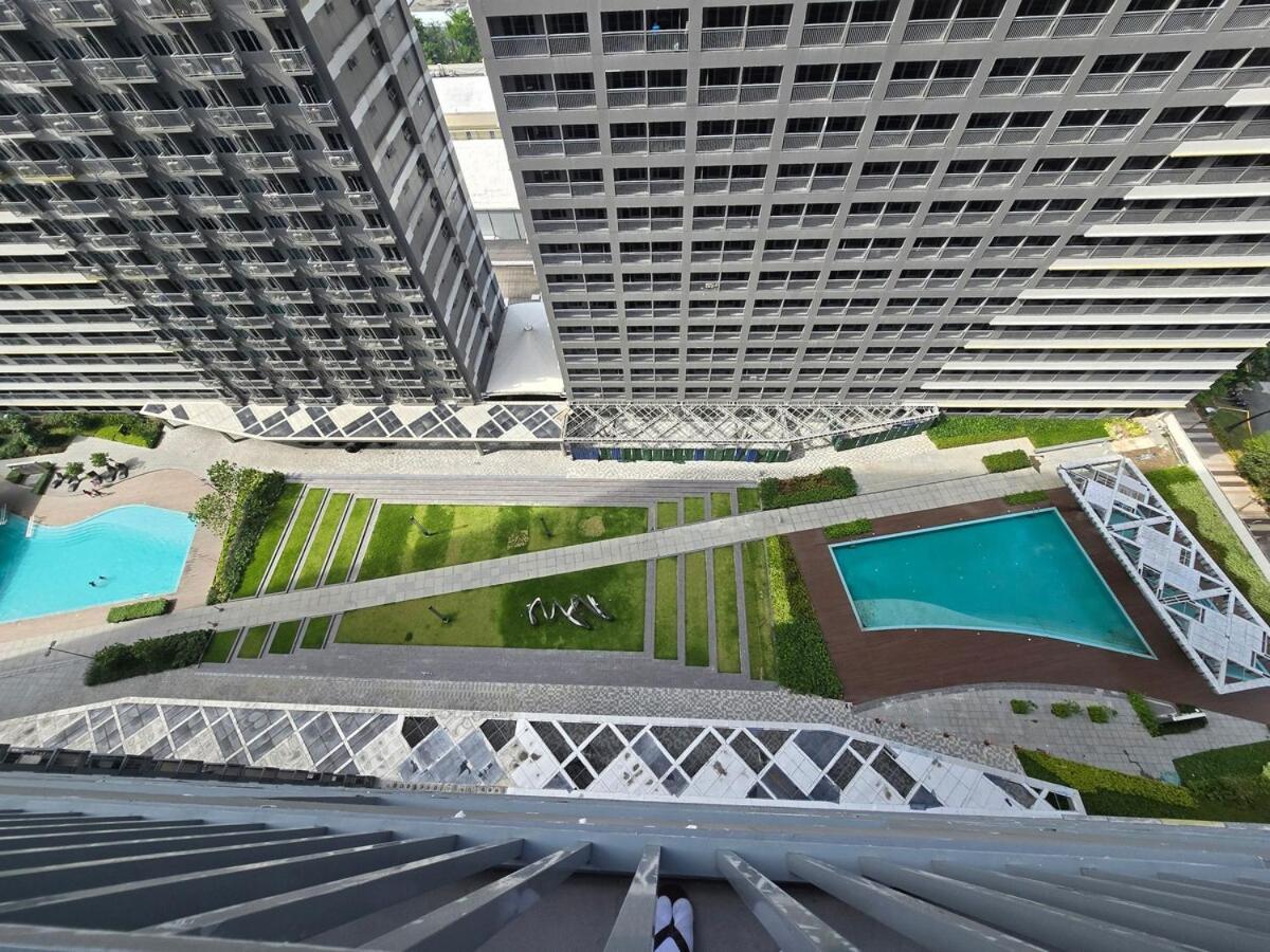 1br Condotel With Balcony At Fame Residences #fm45-1 * Manila