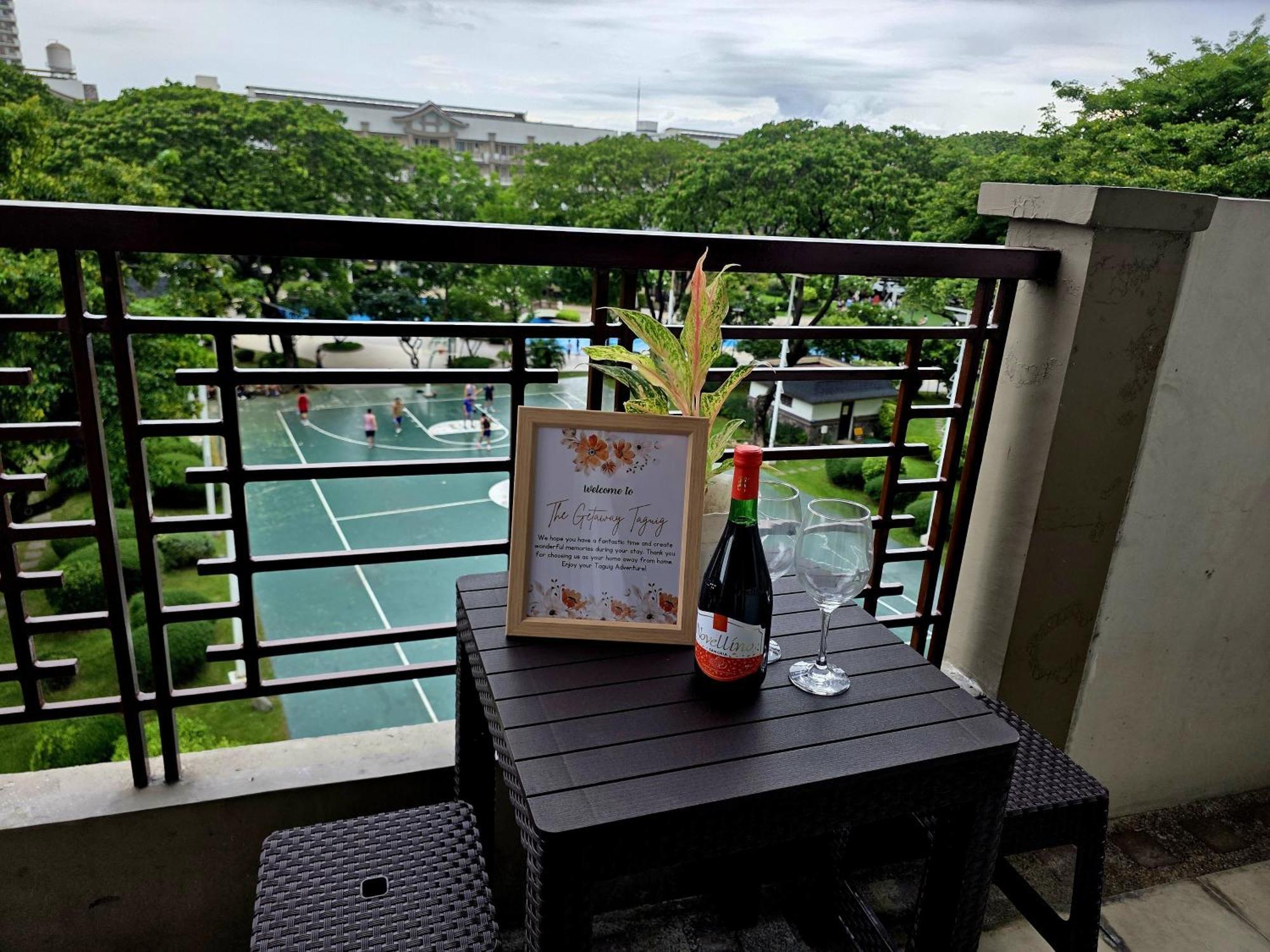 Apartment Acacia Estates' The Getaway Taguig Jade Tower