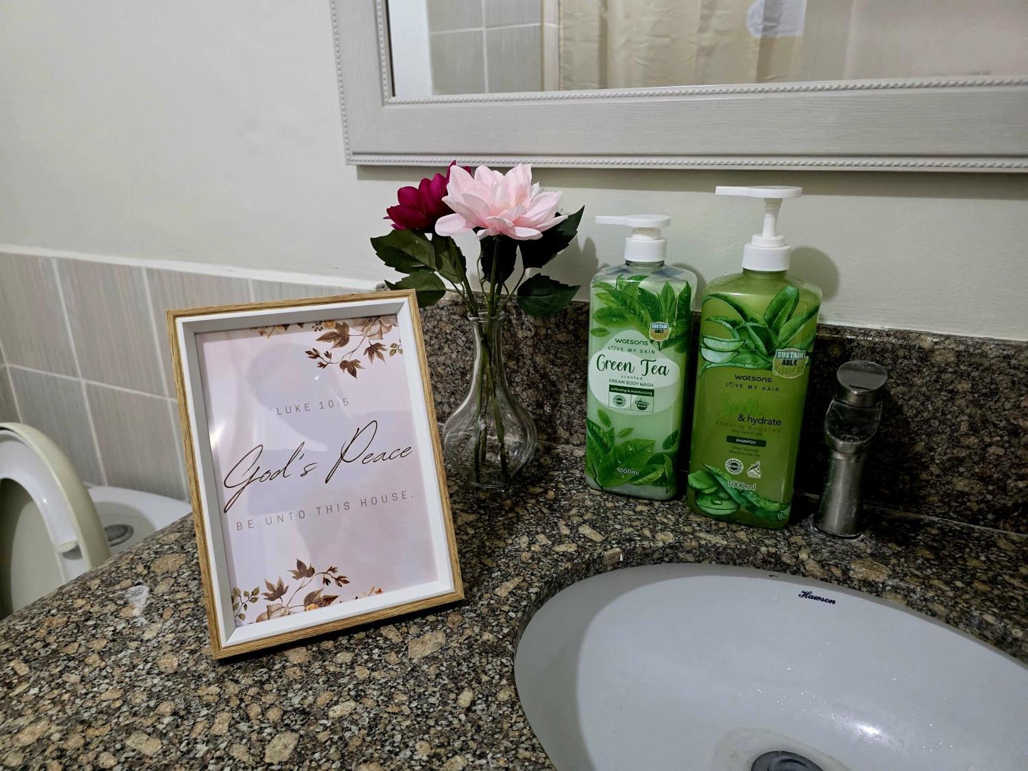 Acacia Estates' The Getaway Taguig Jade Tower * Manila