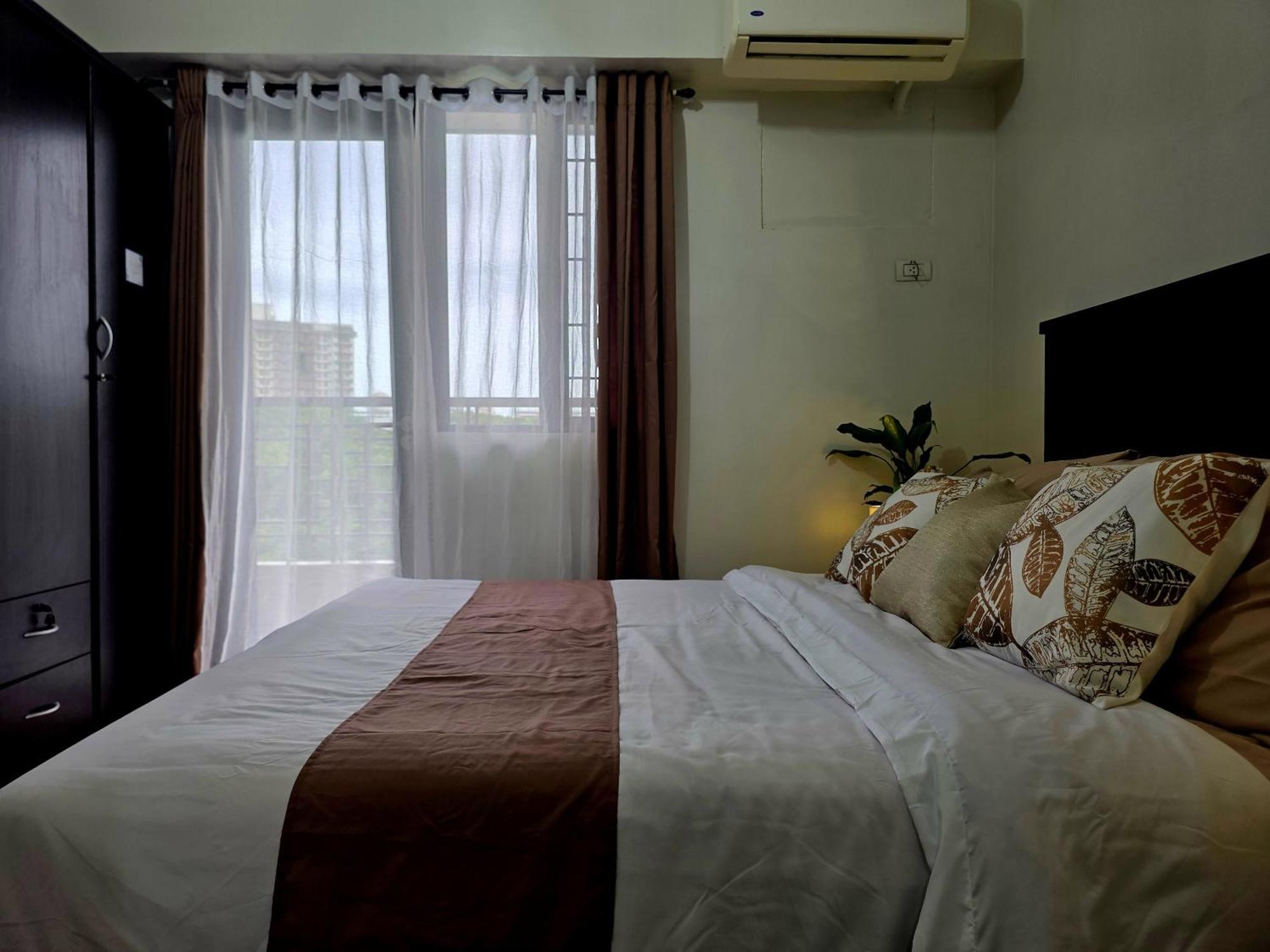 Acacia Estates' The Getaway Taguig Jade Tower Apartment *