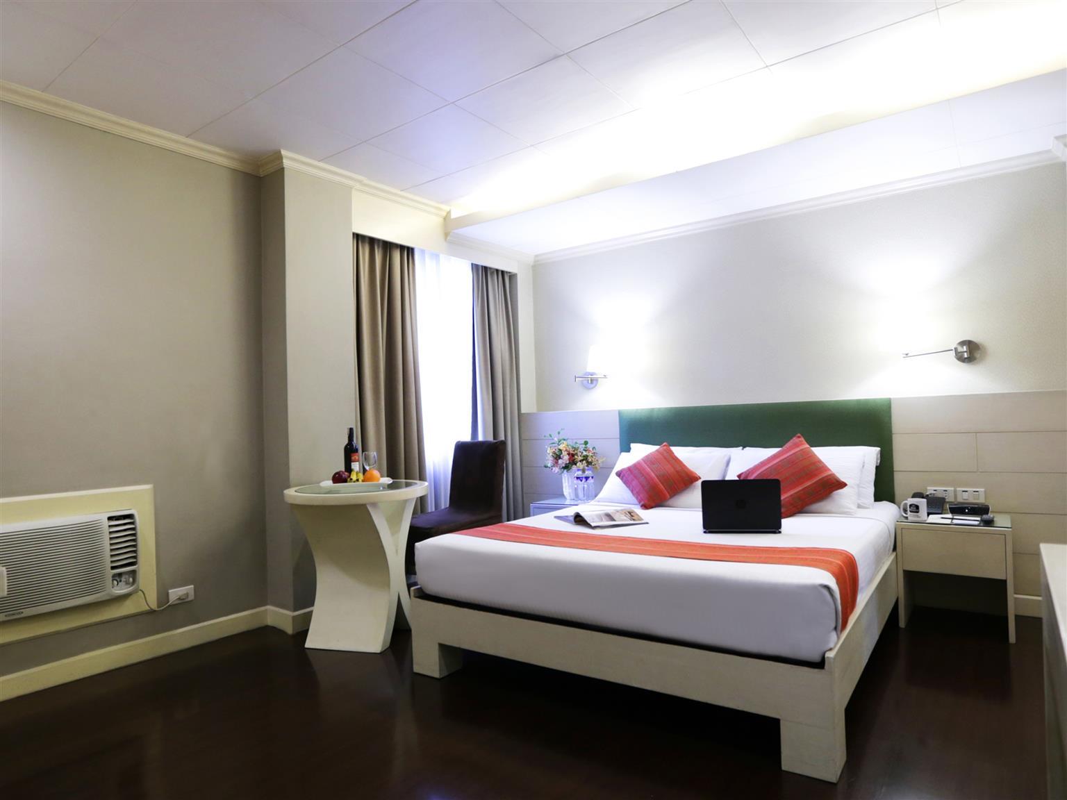Western La Hotel 3*