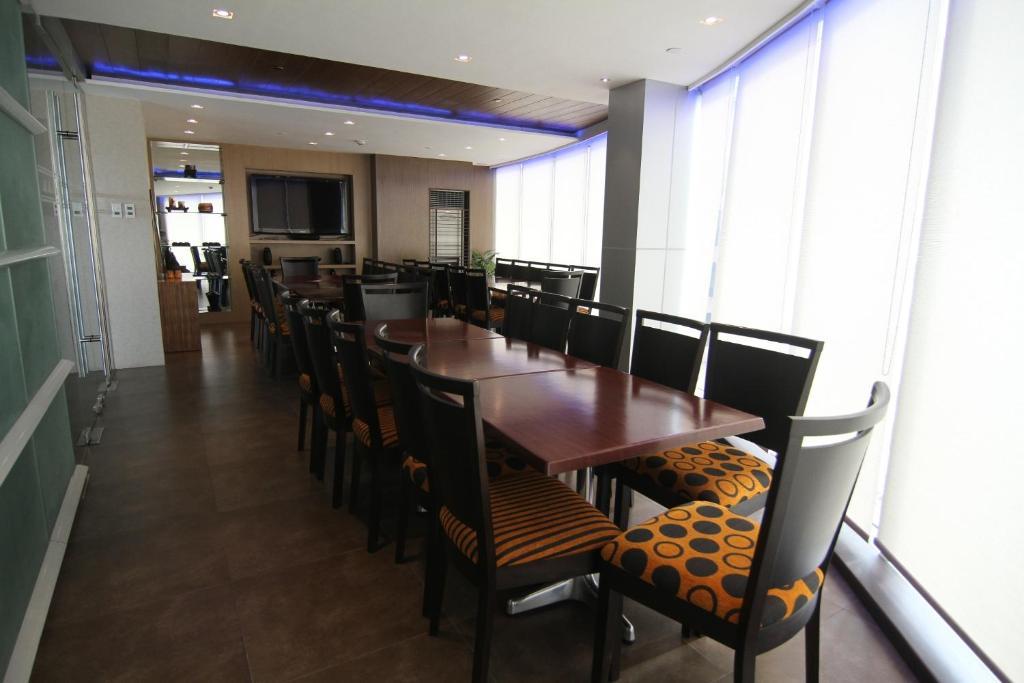 Lpi Centre Residences Manila