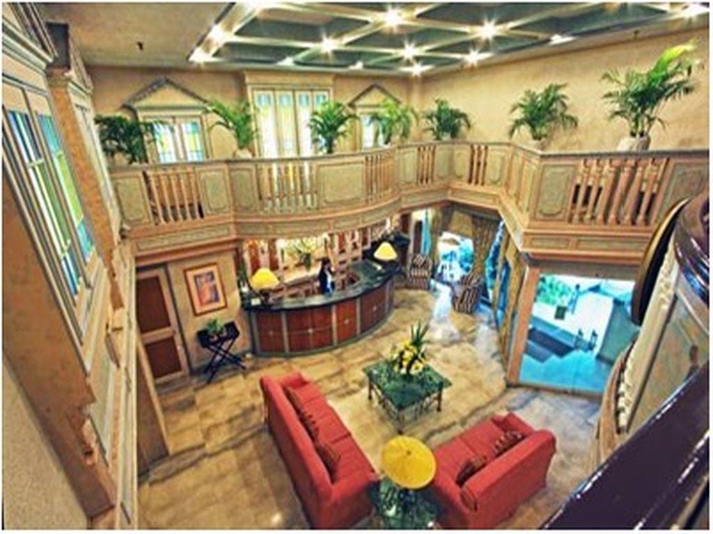 Manor 3* Manila