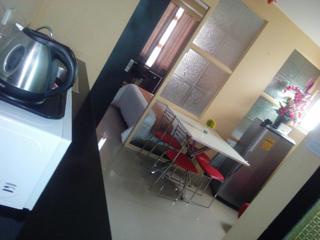Shanika Properties @ F1 Bgc Apartamento *
