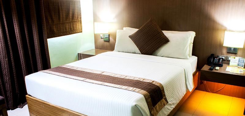 Grand Opera Hotel 4*