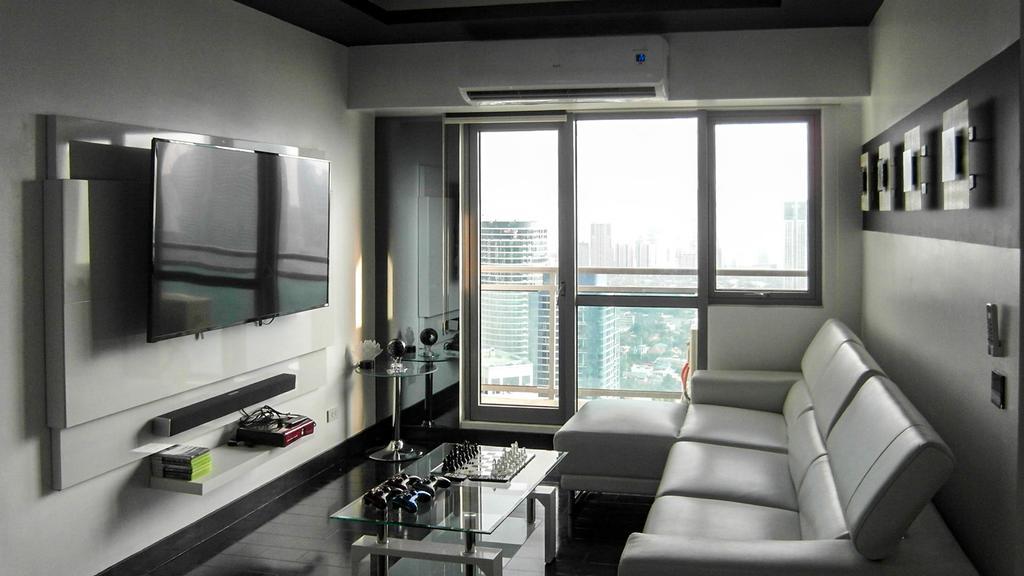Modern Luxury Lower Penthouse Unit