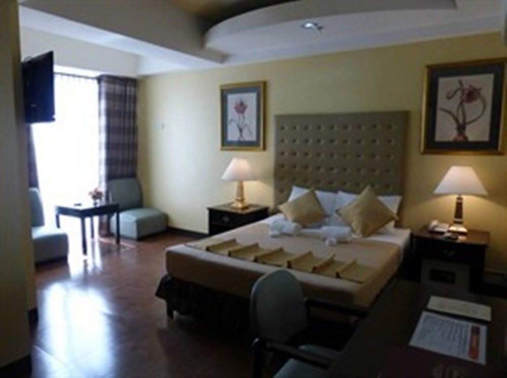 Silver Oaks & Hotel 2*