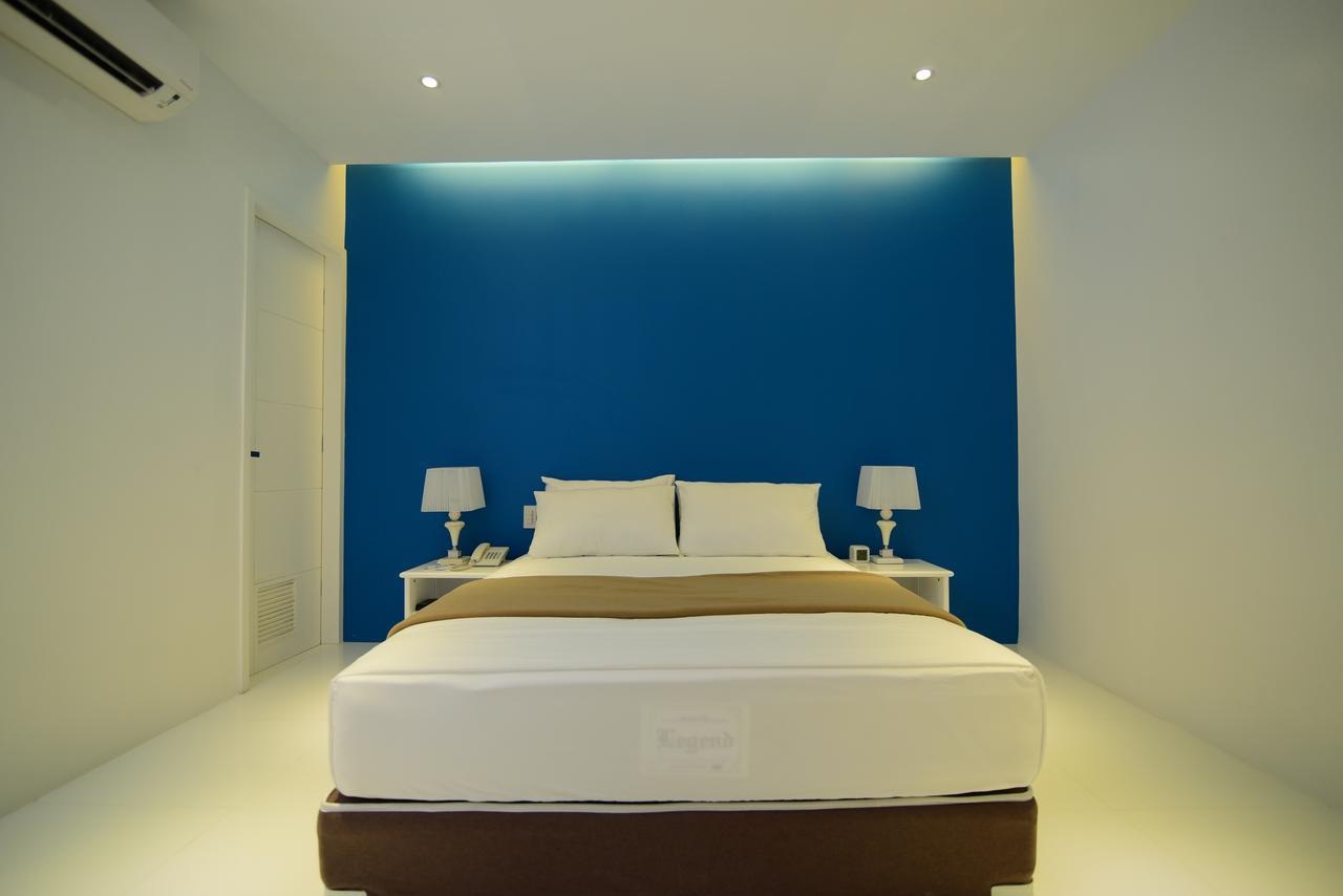 Bleu Manila