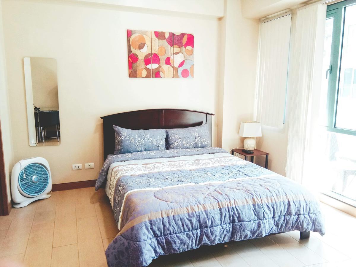 Two Palm Tree Aesthetic Condotel Apartment Manila